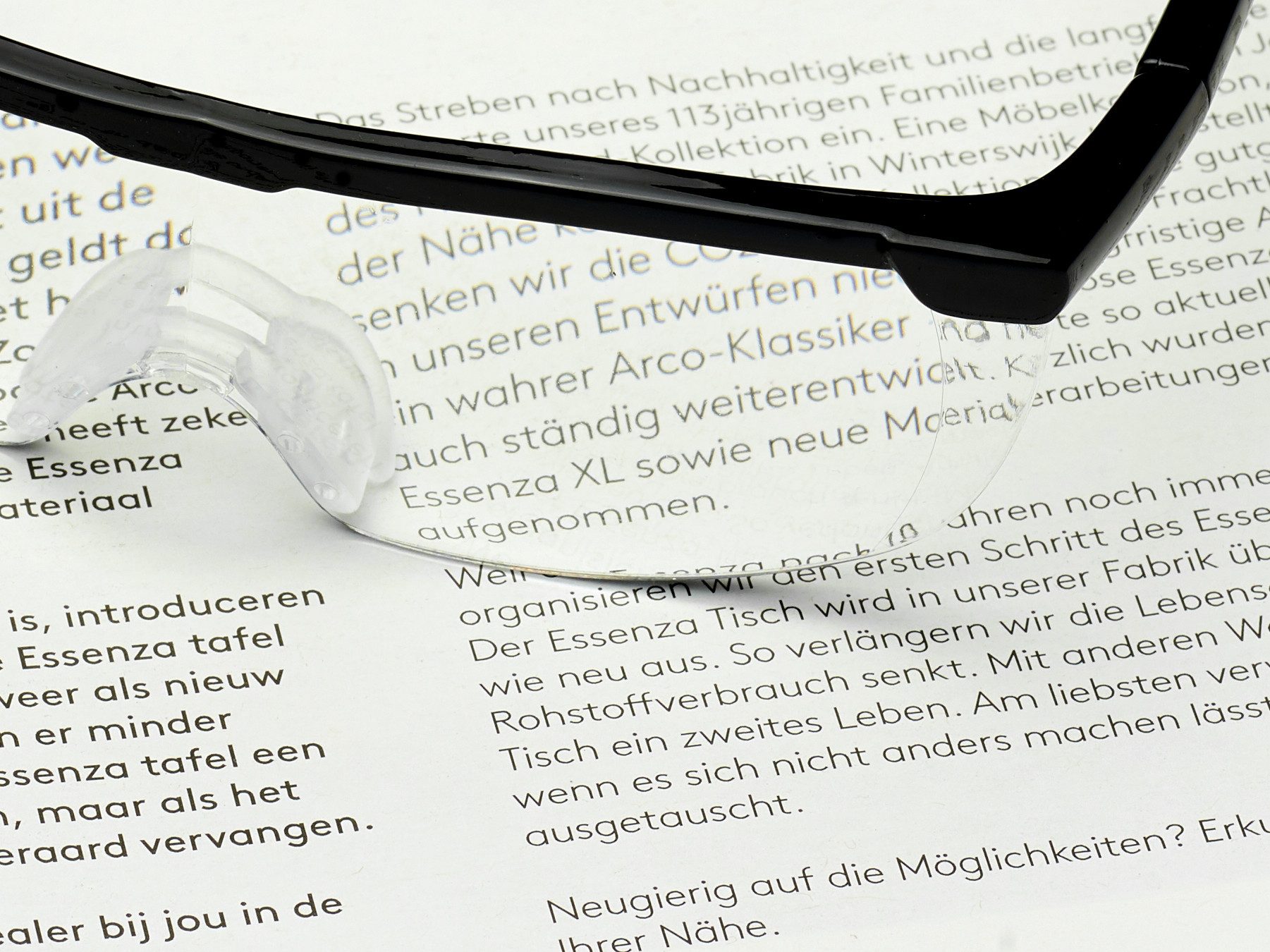FALINGO Lupenbrille Vergrößerungsbrille Leselupe Lupe auf der Nase Vergrößerung auf 200%, inkl. Hardcase und Zubehör, Geeignet für Brillenträger, Beide Hände fr – Bild 4 von 5