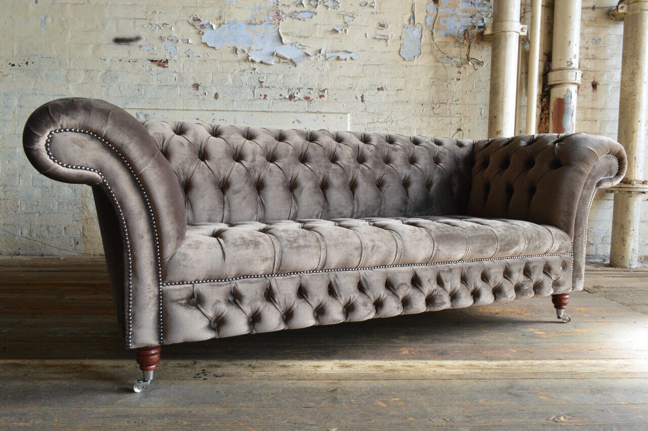 Xlmoebel Chesterfield-Sofa Elegante Polstercouch im Chesterfield-Stil aus Mikrofaser, Hergestellt in Europa