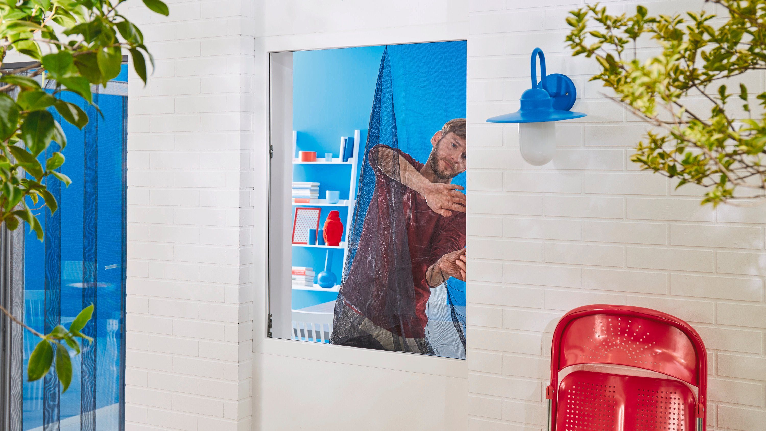 tesa Fliegengitter-Gewebe Insect Stop Comfort Fliegengitter für Fenster, (Packung, 1-St., Fliegennetz, Klettband, Andrück und Schneidehilfe), individuell zuschneidbar - Insektenschutz ohne Bohren - weiß