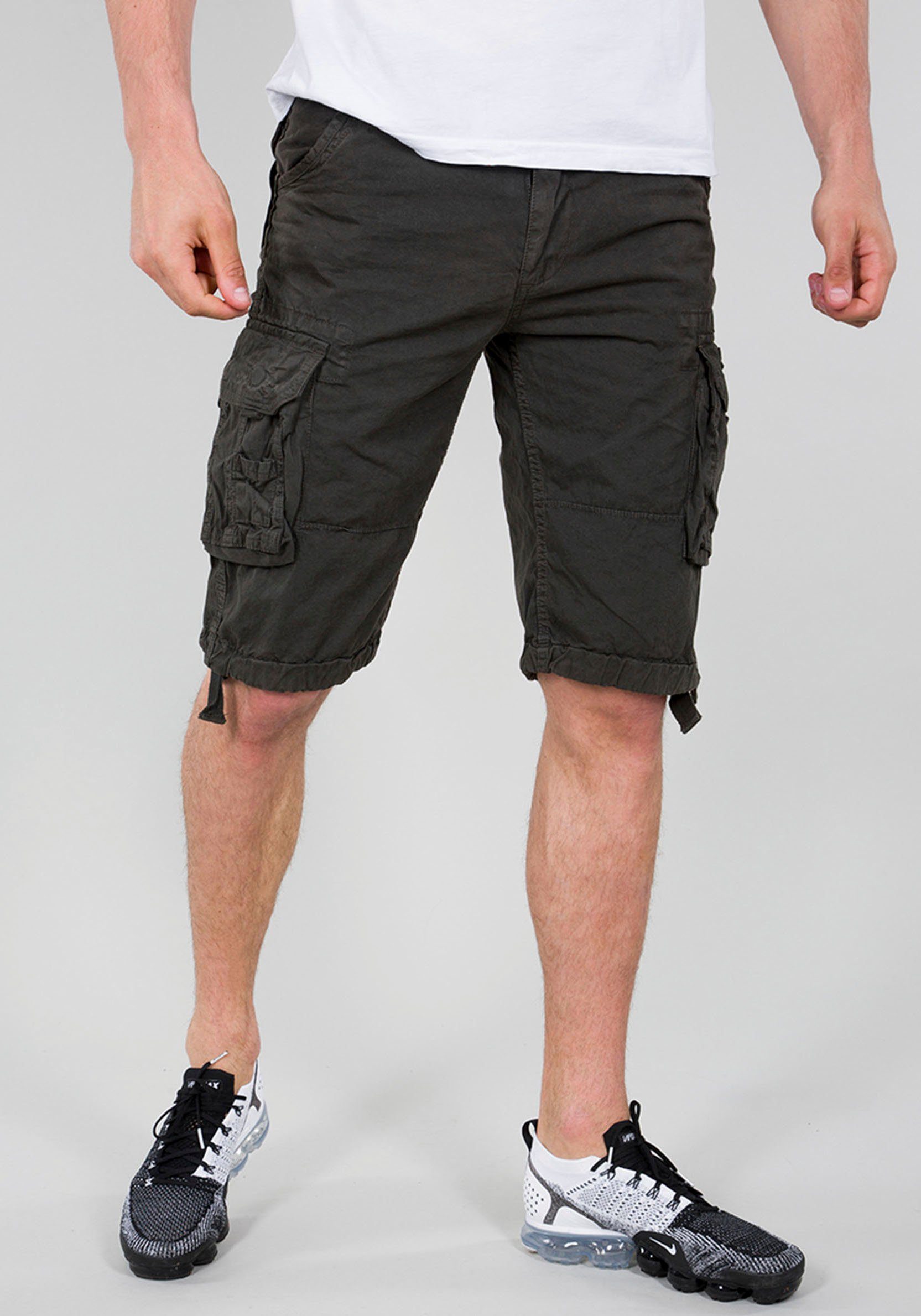 Alpha Industries Cargobermudas Jet black Short grey