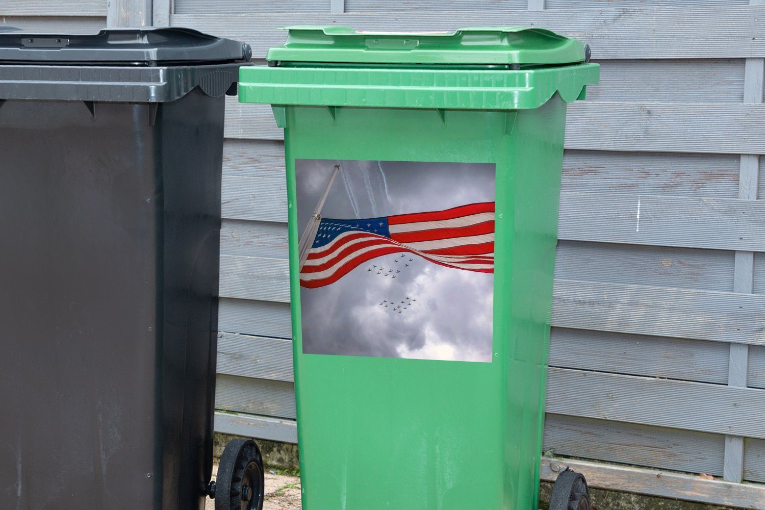 Mülltonne, Flugzeuge Amerika Wandsticker - (1 - Mülleimer-aufkleber, St), Sticker, Flagge MuchoWow Abfalbehälter Container,