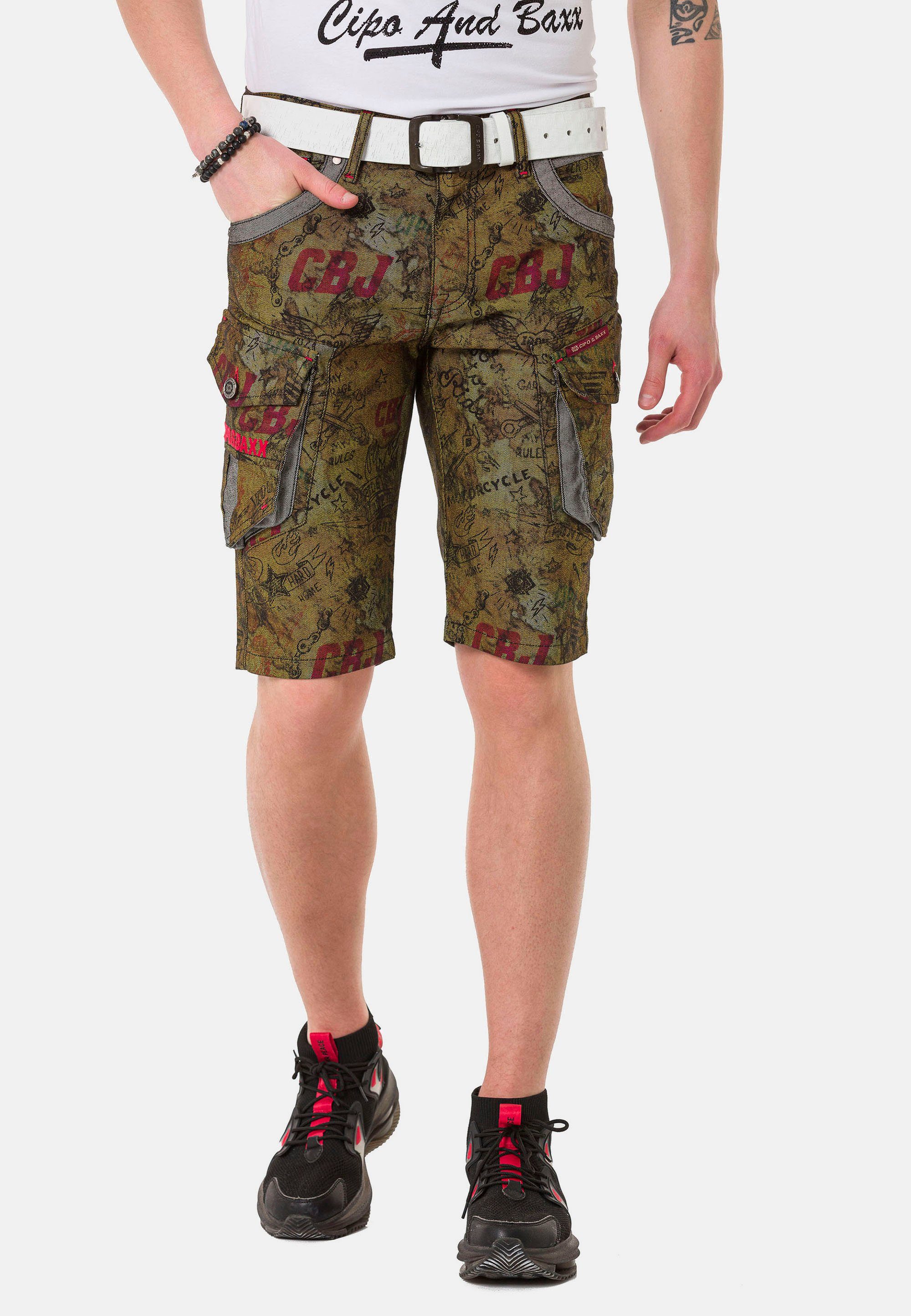 Cipo & Baxx Shorts mit trendigen Cargotaschen