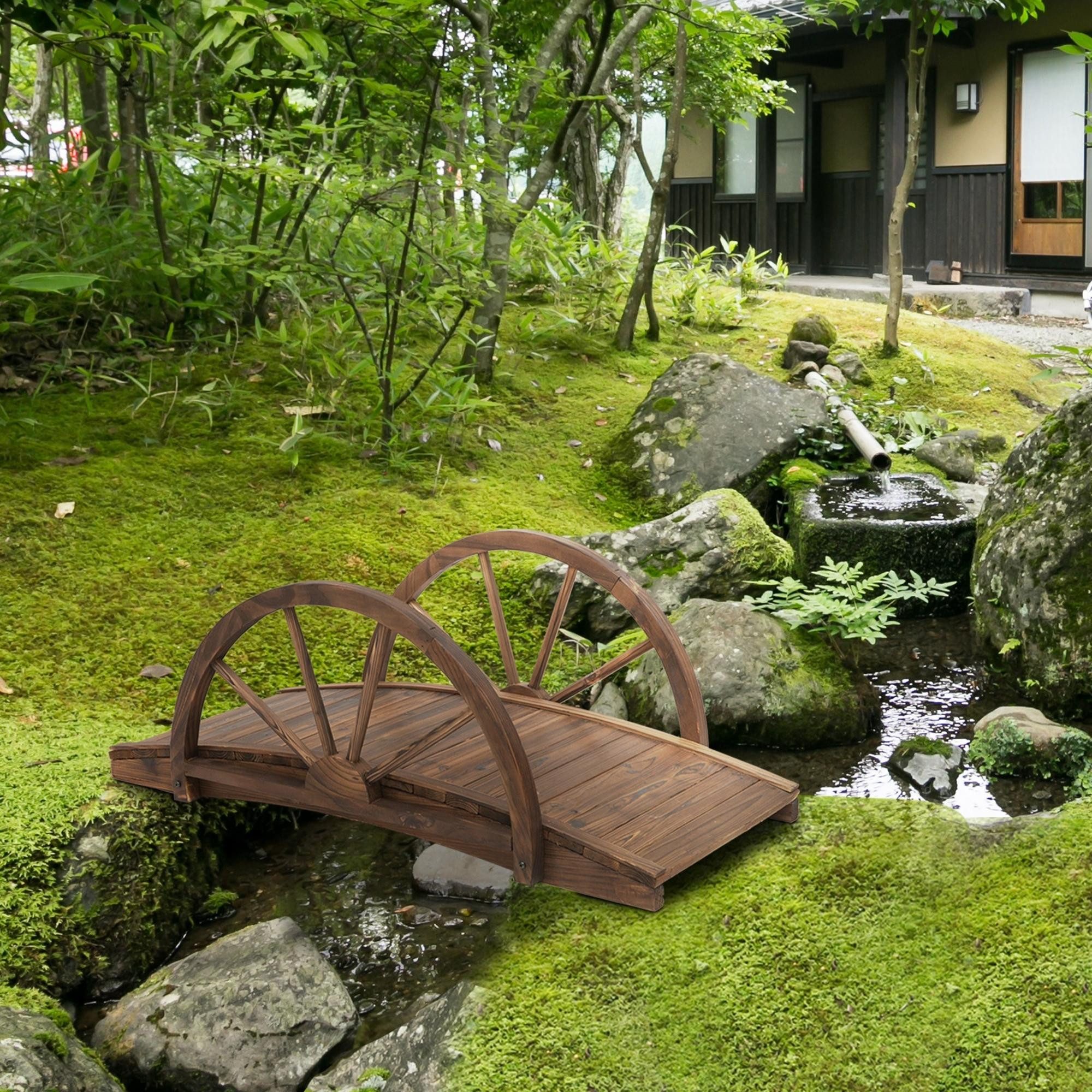 Outsunny Zierbrücke aus Tannenholz, mit Rad Design, bis 150 kg belastbar, (Gartenbrücke, 1 St., Holzbrücke), für Garten, Park, Hinterhof, 100 x 50 x 37 cm Verkohlt