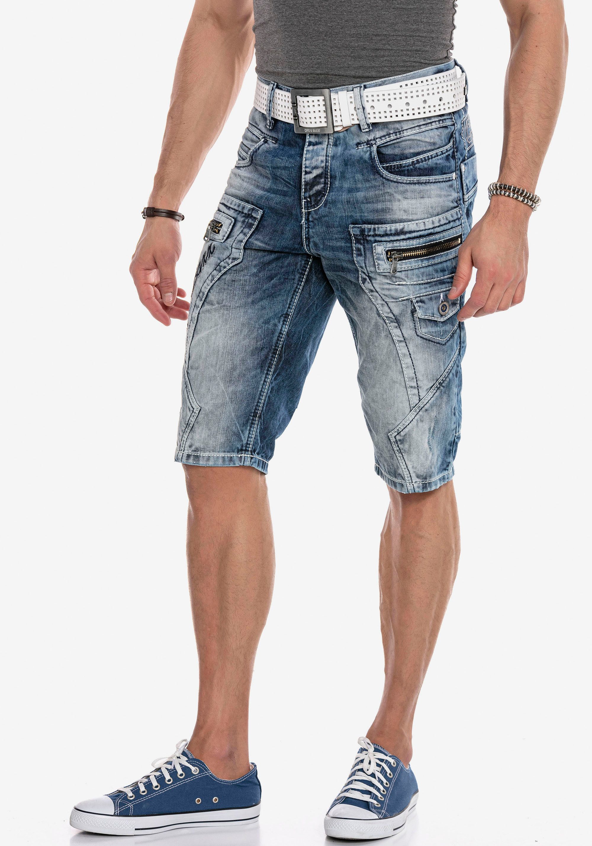 Cipo & Baxx Caprijeans mit Logo günstig online kaufen