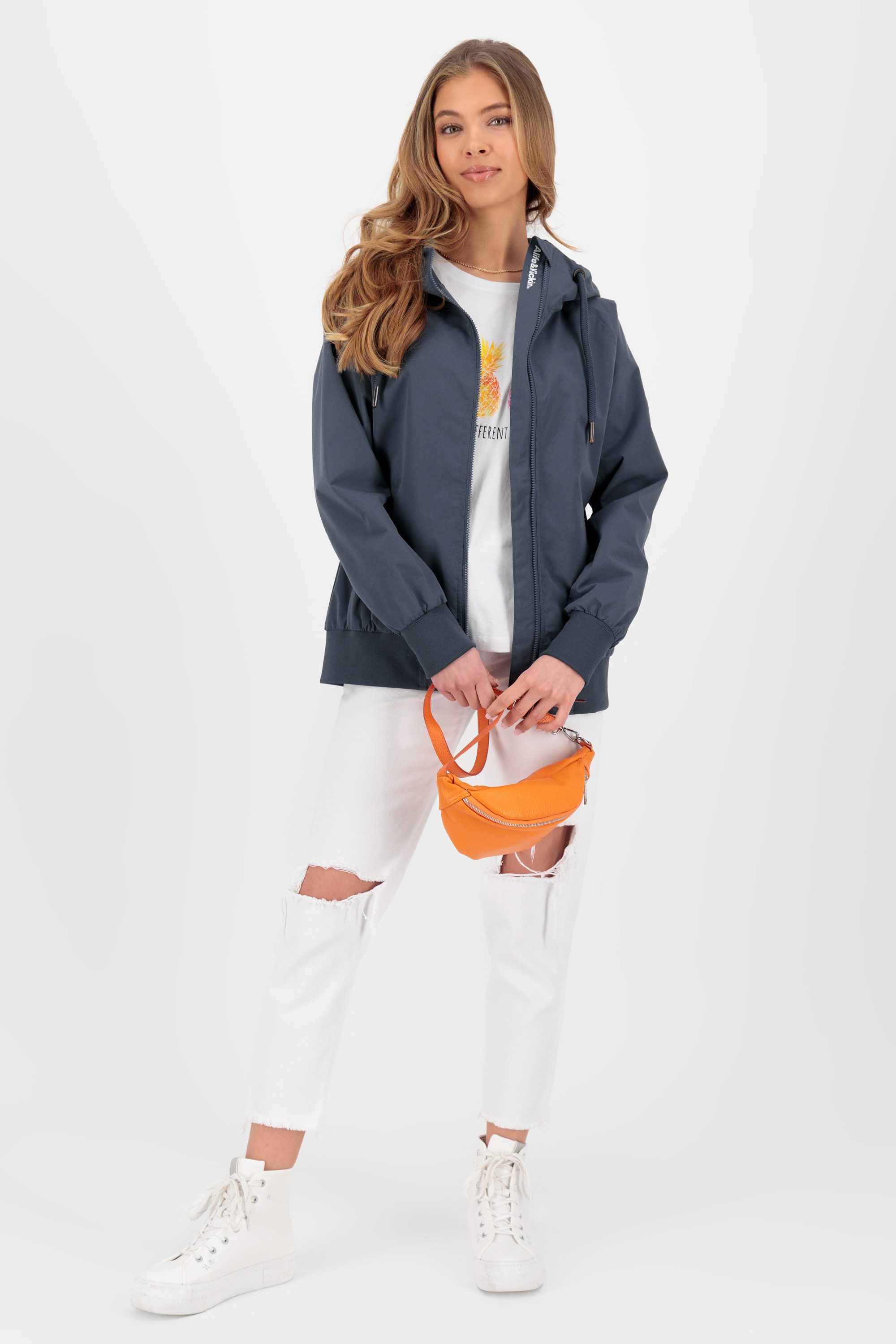 Alife & Kickin Outdoorjacke RenitaAKA mit Kapuze in bequemen Fit