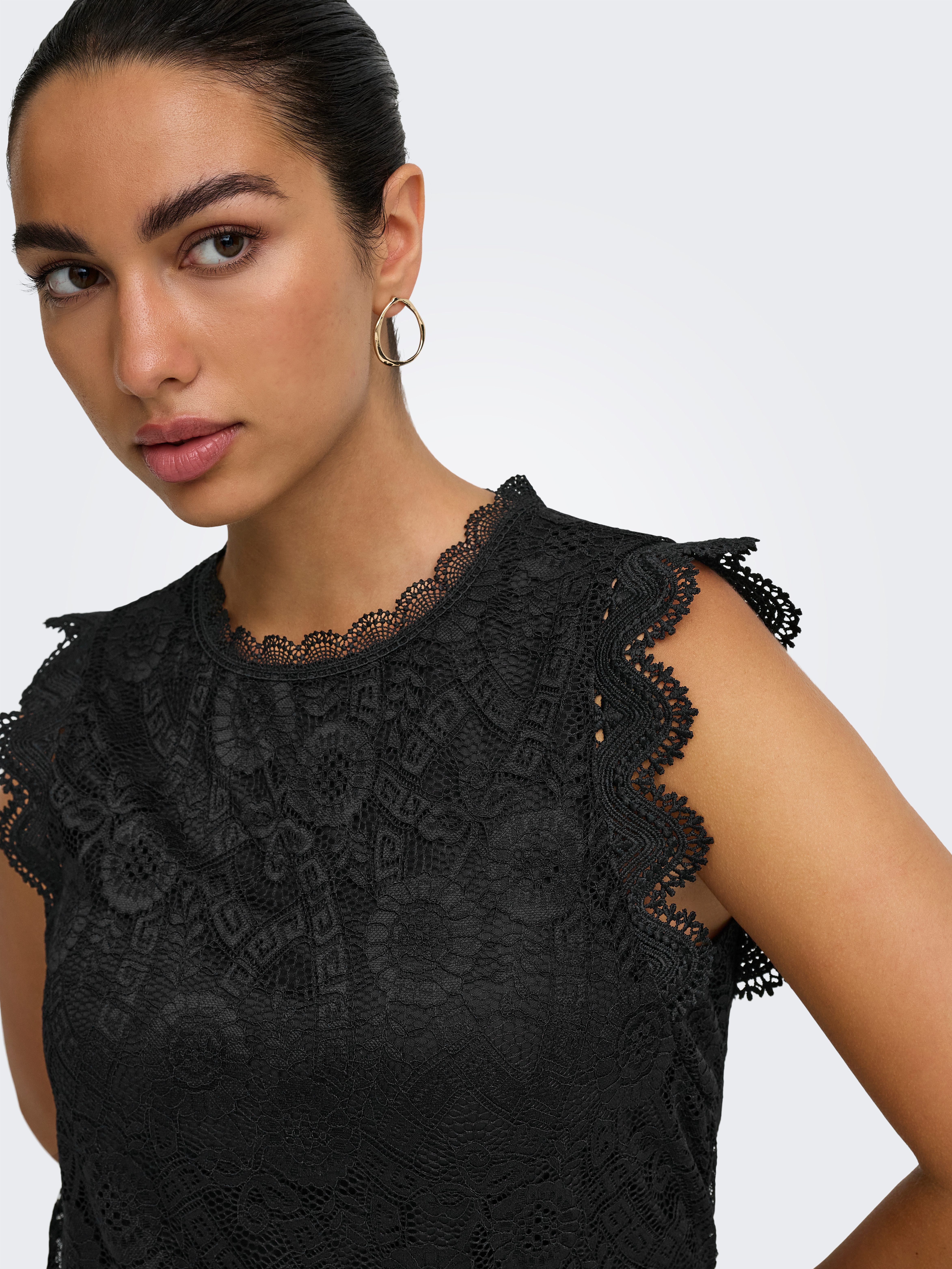 ONLY Spitzentop ONLSINE S/L LACE TOP CS JRS Materialmix, regular fit, Rundhals