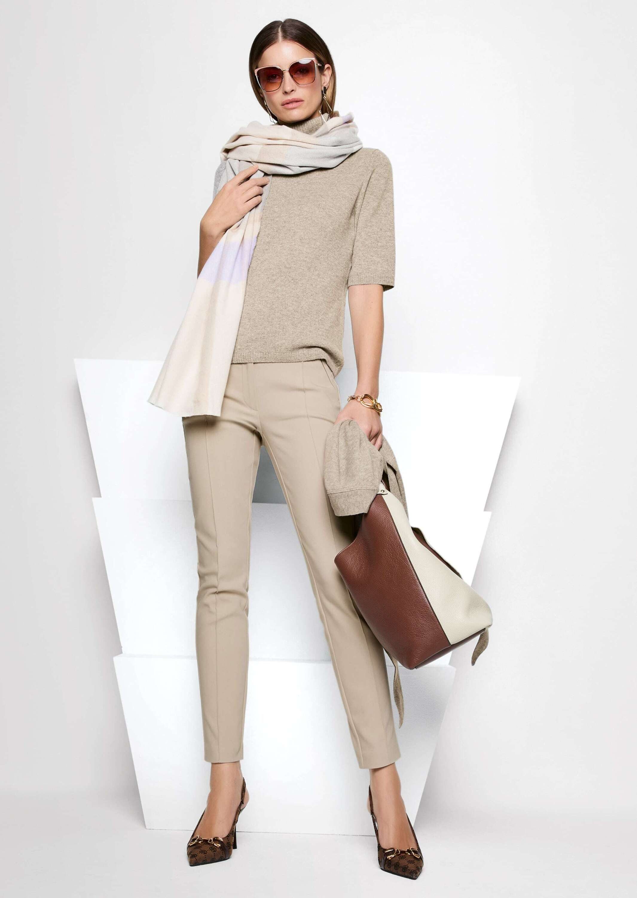 MADELEINE Strickjacke Kaschmir-Strickjacke mit tiefem V-Ausschnitt günstig online kaufen