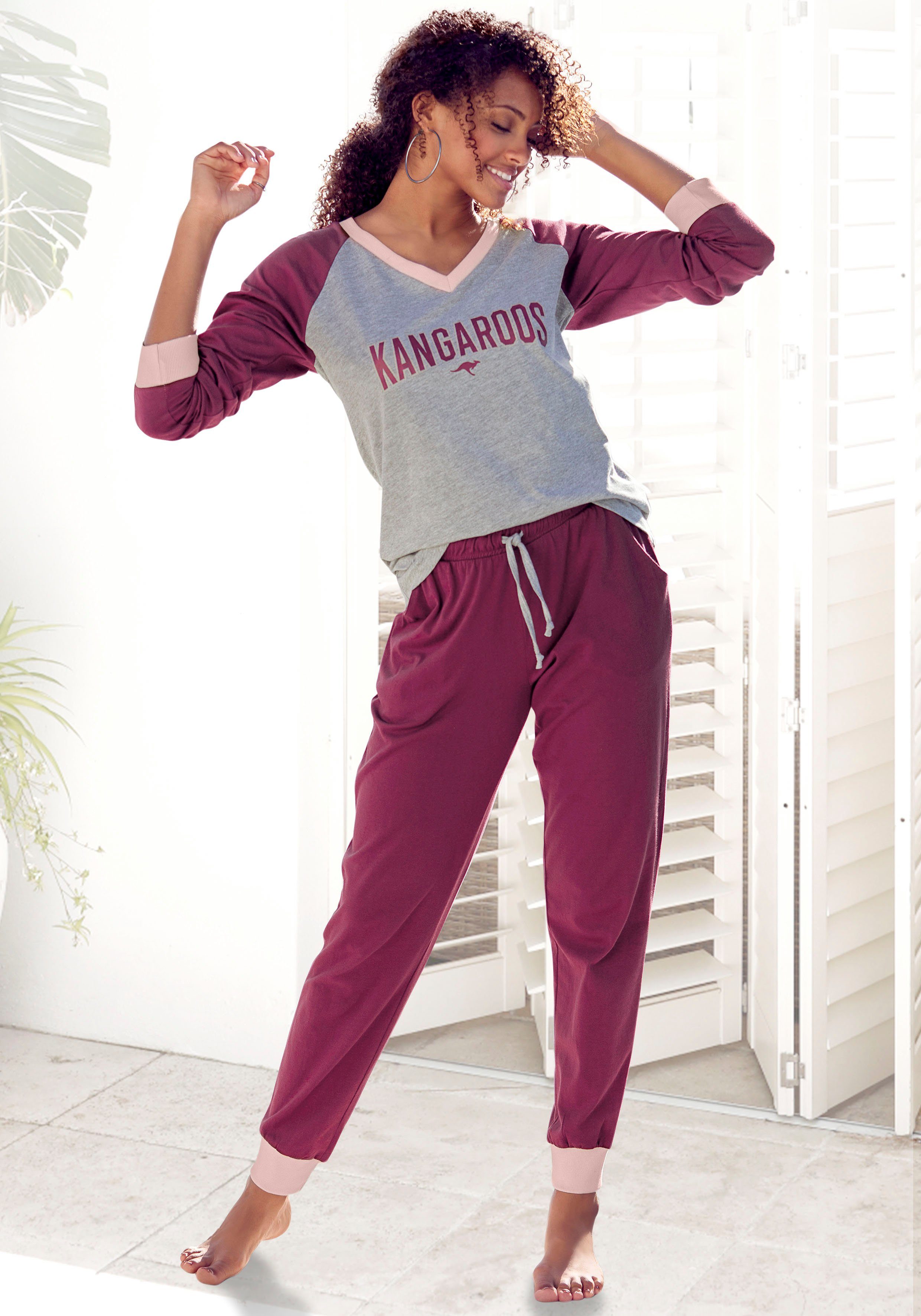 KangaROOS Pyjama (2 tlg., 1 Stück) mit kontrastfarbenen Raglanärmeln bordeaux-grau-meliert | Pyjama-Sets