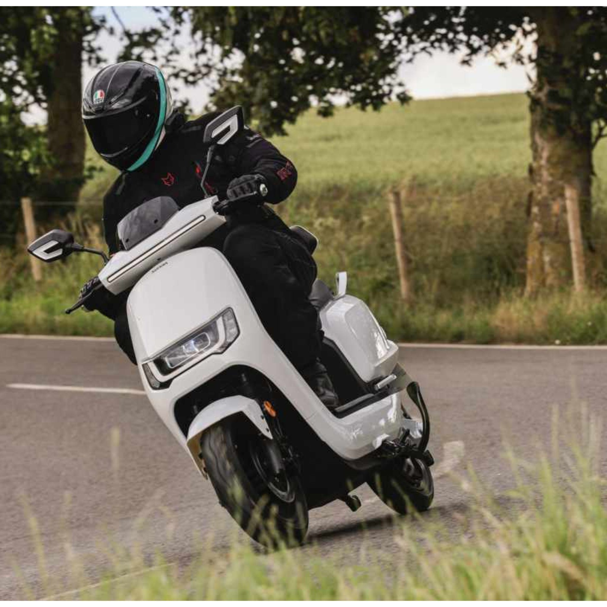 W, 80 S 125cc, Motors E-Roller km/h Sunra Schwarz 80 - - Robo km/h E-Motorroller Stingray 4000,00 Elektroroller