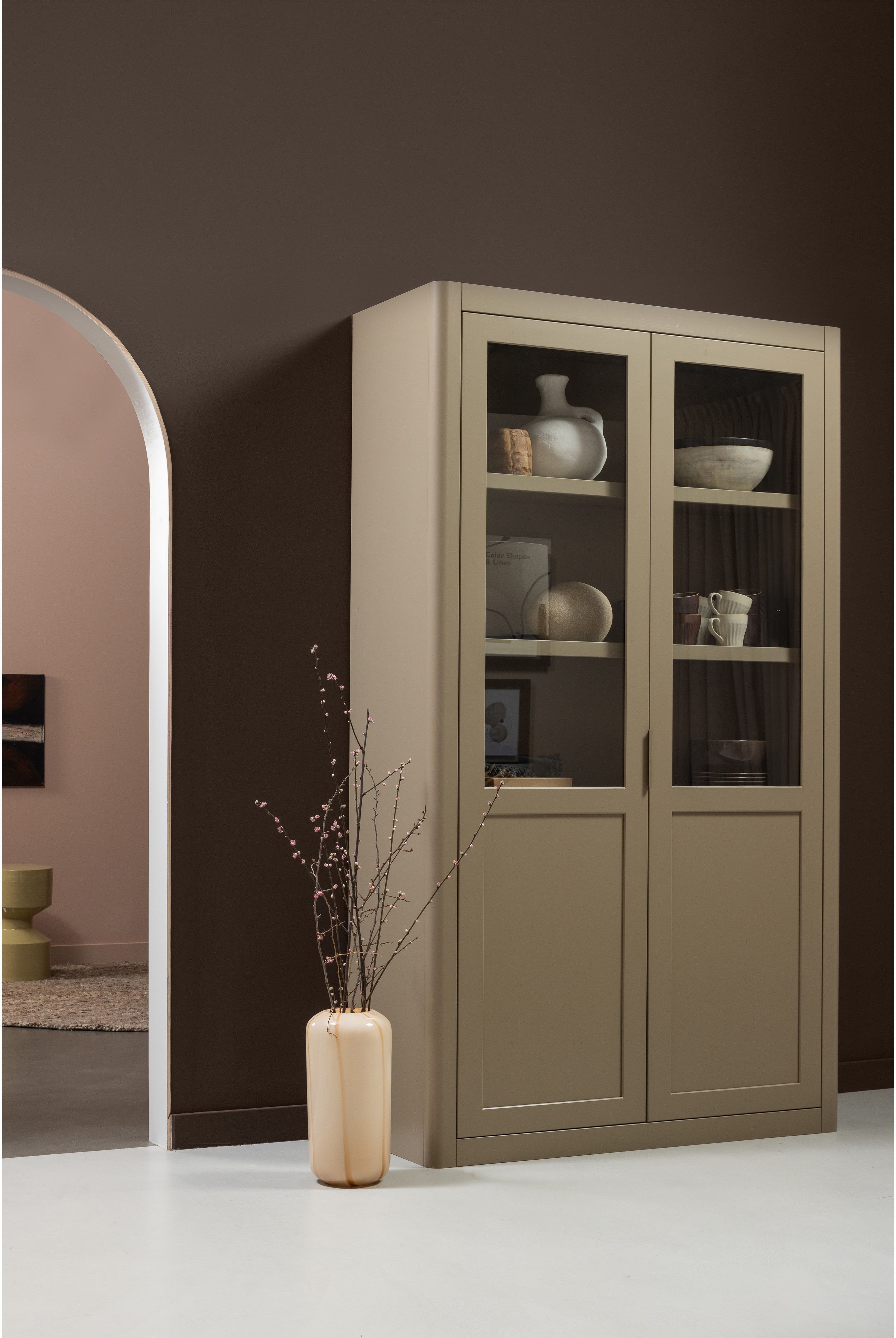 WOOOD Vitrine Gunnar FSC®-Kiefernholz mit Glasstüren H 217 x B 120 x T 48 cm Tragkraft 150 kg gesamt, wasserbasierter Schutzlack, Pfleigleicht