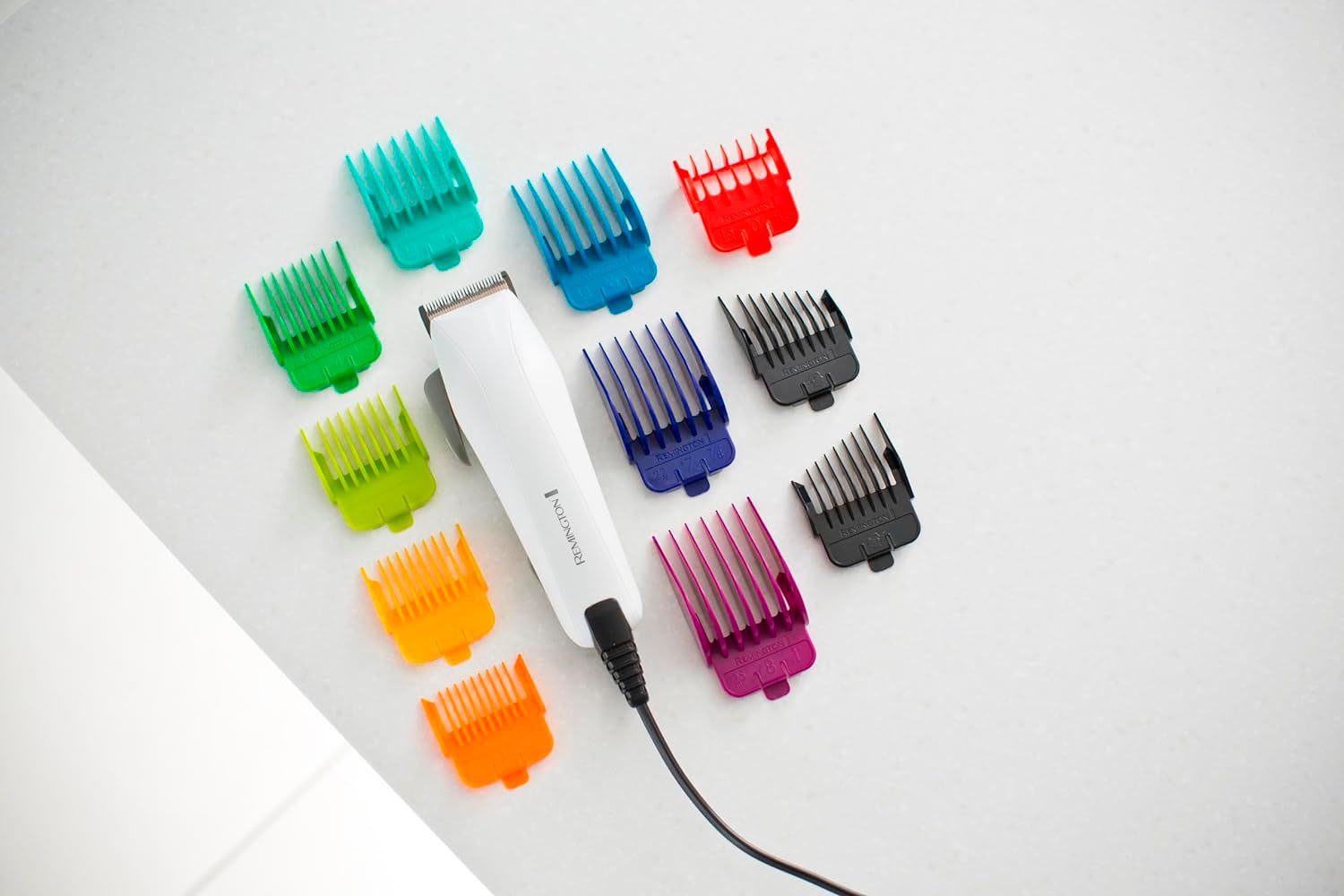 Remington Haarschneider Colour Cut HC5035, netzbetriebener, selbstschärfende Edelstahlklingen,16 teiliges Zubehör