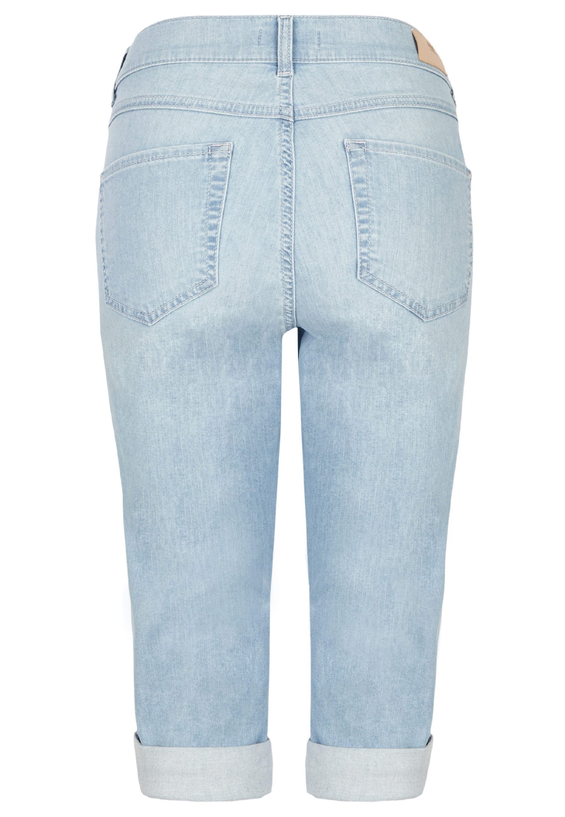 ANGELS 5-Pocket-Jeans Jeans mit mit Capri Used-Look TU hellblau Label-Applikationen