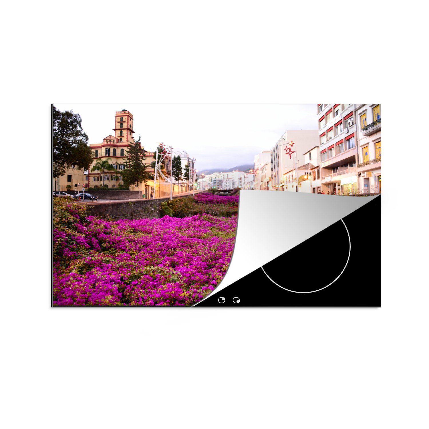 MuchoWow Herdblende-/Abdeckplatte Lila Blumen wachsen im Zentrum von Funchal auf Madeira, Vinyl, (1 tlg), 81x52 cm, Induktionskochfeld Schutz für die küche, Ceranfeldabdeckung