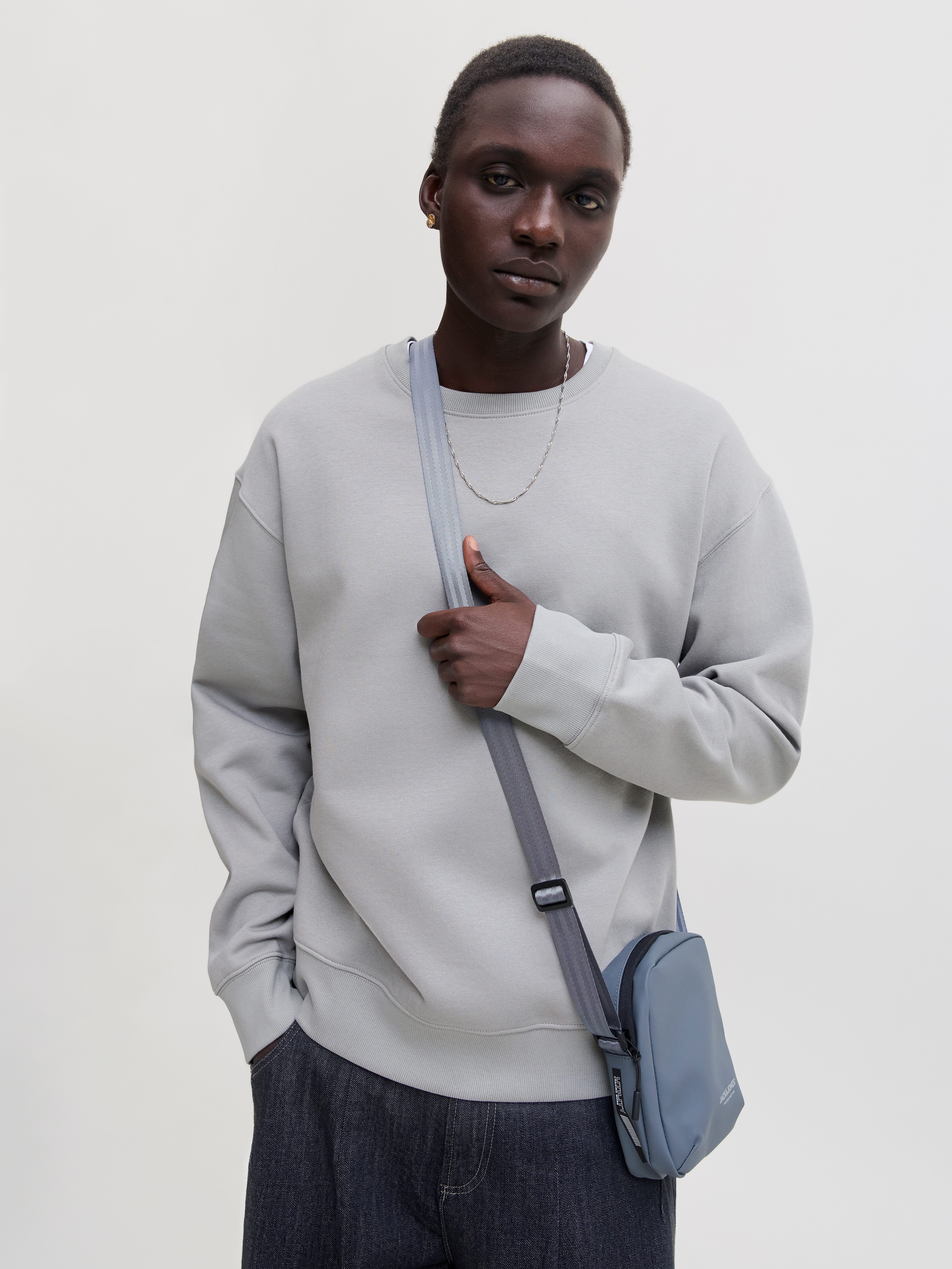 Jack & Jones Sweatshirt JJEACE SWEAT CREW NECK NOOS Baumwollmischung, locker geschnitten – Bild 2 von 5