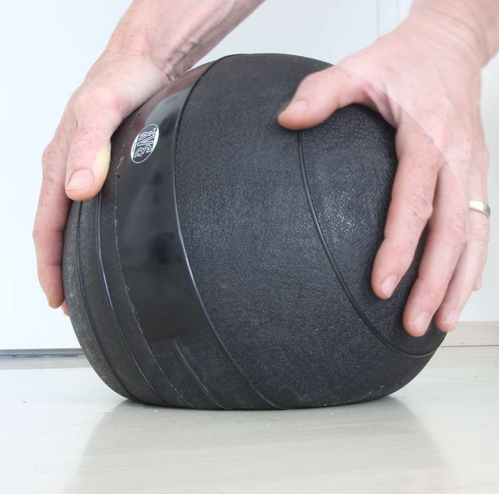 BAY-Sports Medizinball Slamball mit Sandfüllung Gummi Eisen Fitnessball Slamball, Sandball, Gewichtsball, Hüpft nicht, kein Rebound