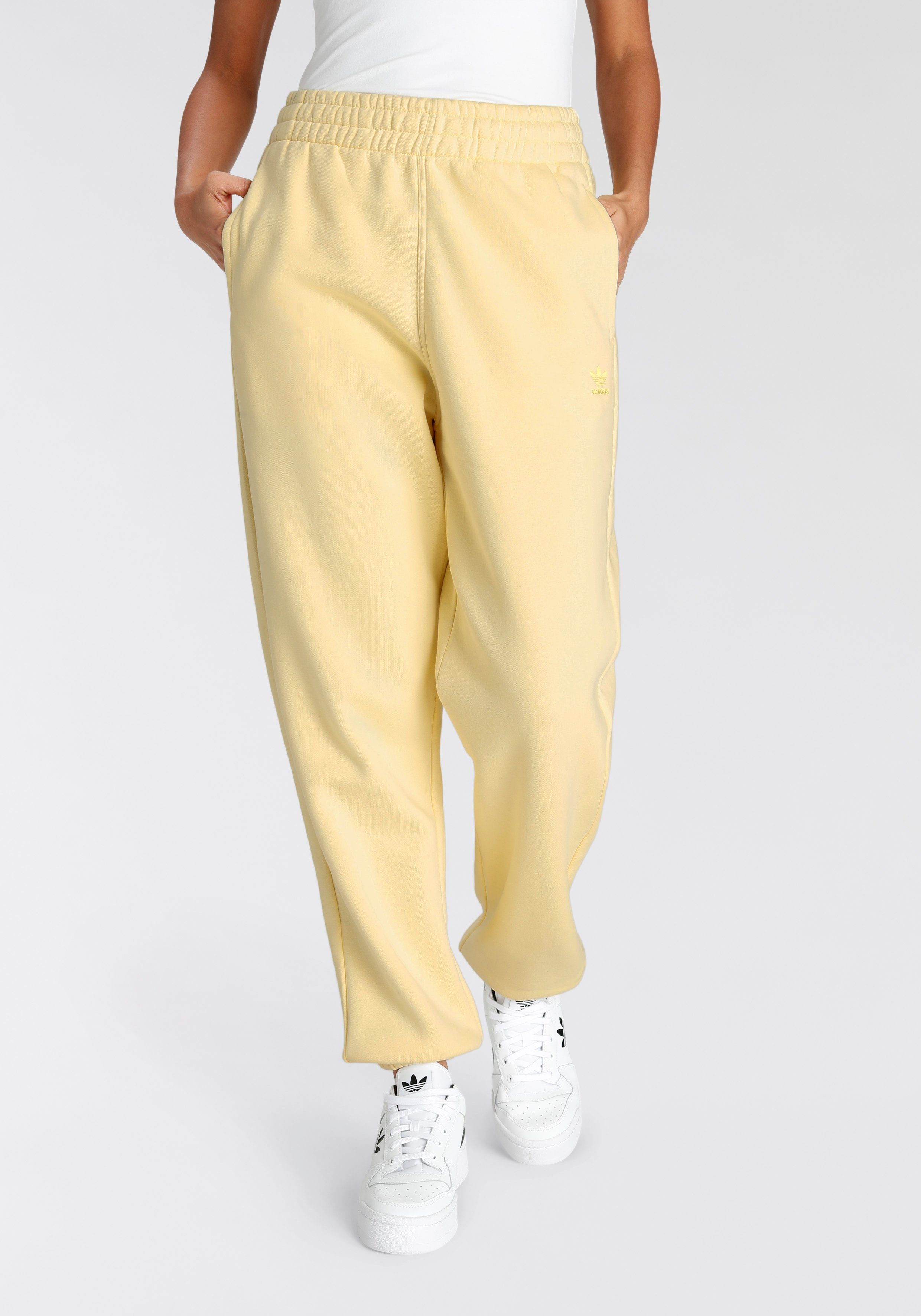 adidas Originals Sporthose ESSENTIALS (1-tlg) Yellow FLEECE Almost