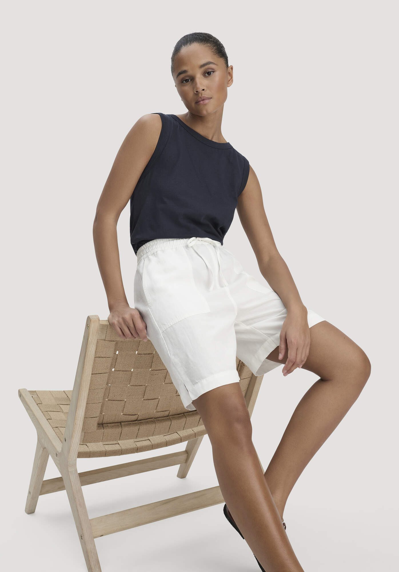 Hessnatur Shorts aus weichem TENCEL Lyocell mit Leinen (1-tlg)