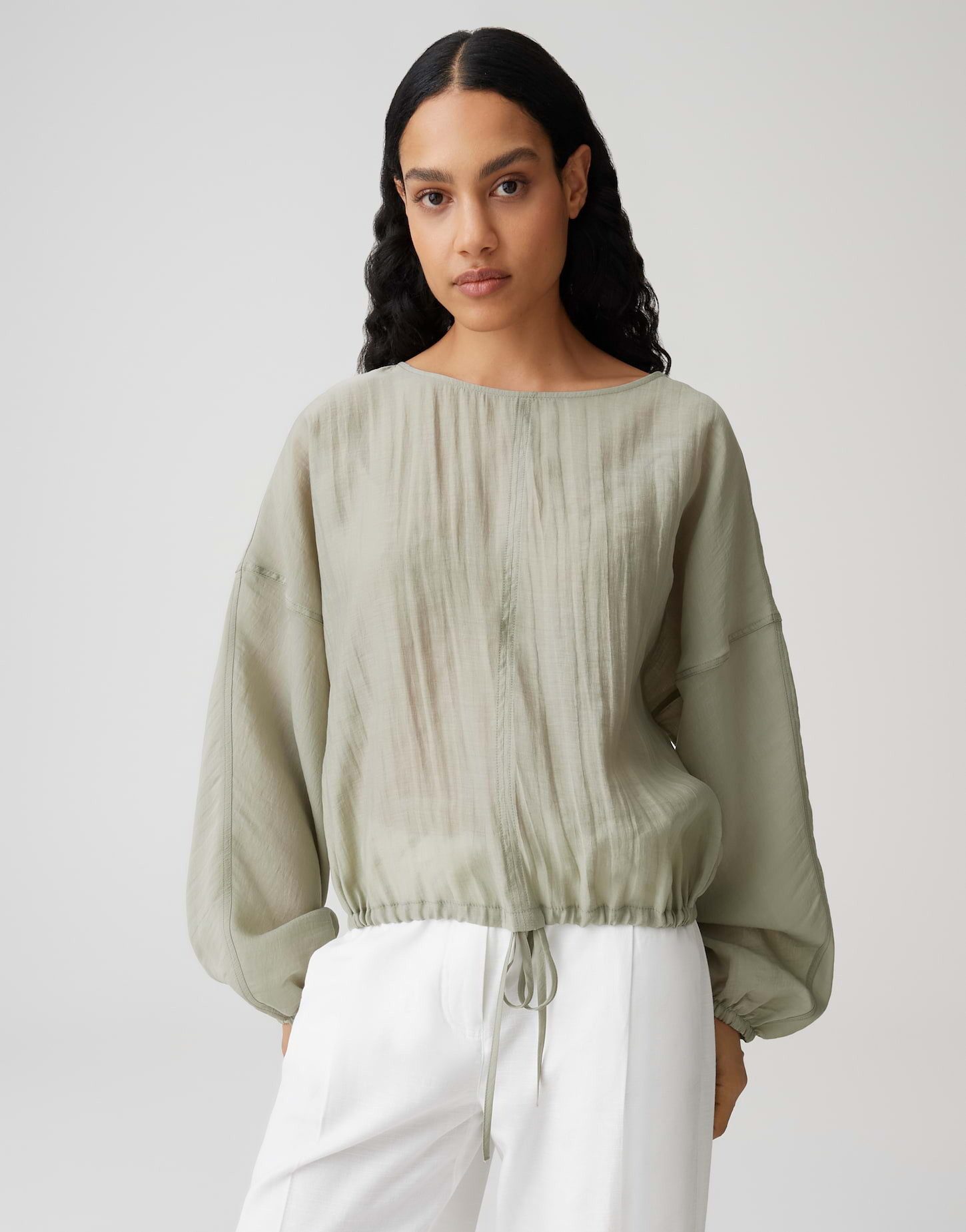 OPUS Shirtbluse Filla mit Tunnelzug am Saum elastisches Gummi am Ärmelsaum, leichte Transparenz, glatter Griff