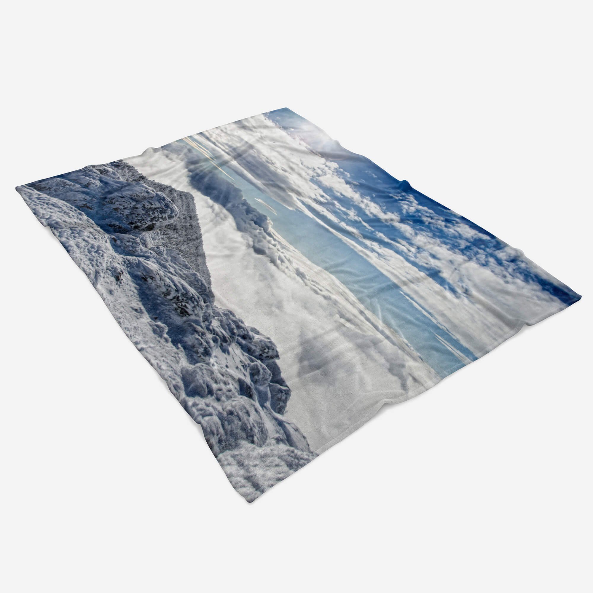 Sinus Art Handtücher Handtuch Strandhandtuch Saunatuch Berge mit Schnee Wolken, Kuscheldecke Baumwolle-Polyester-Mix Handtuch (1-St), Fotomotiv