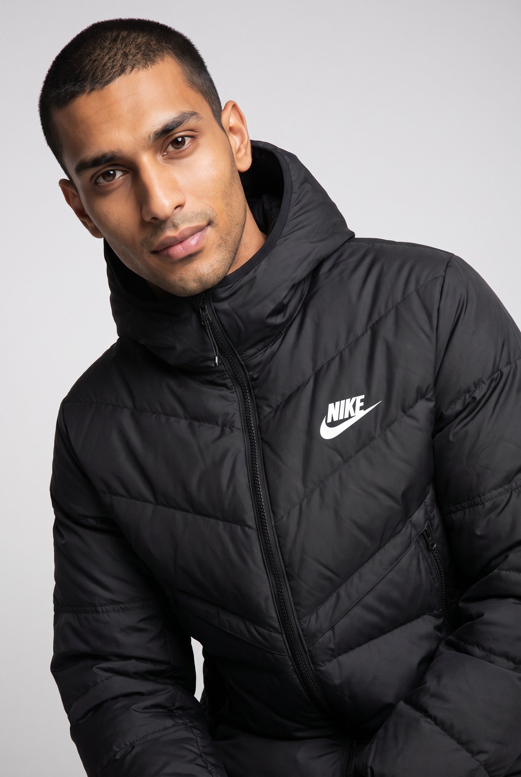 Nike Sportswear Outdoorjacke Nike Windrunner Men's Down Jacket wasserabweisend, windabweisend, atmungsaktiv, aus leichtem Webmaterial