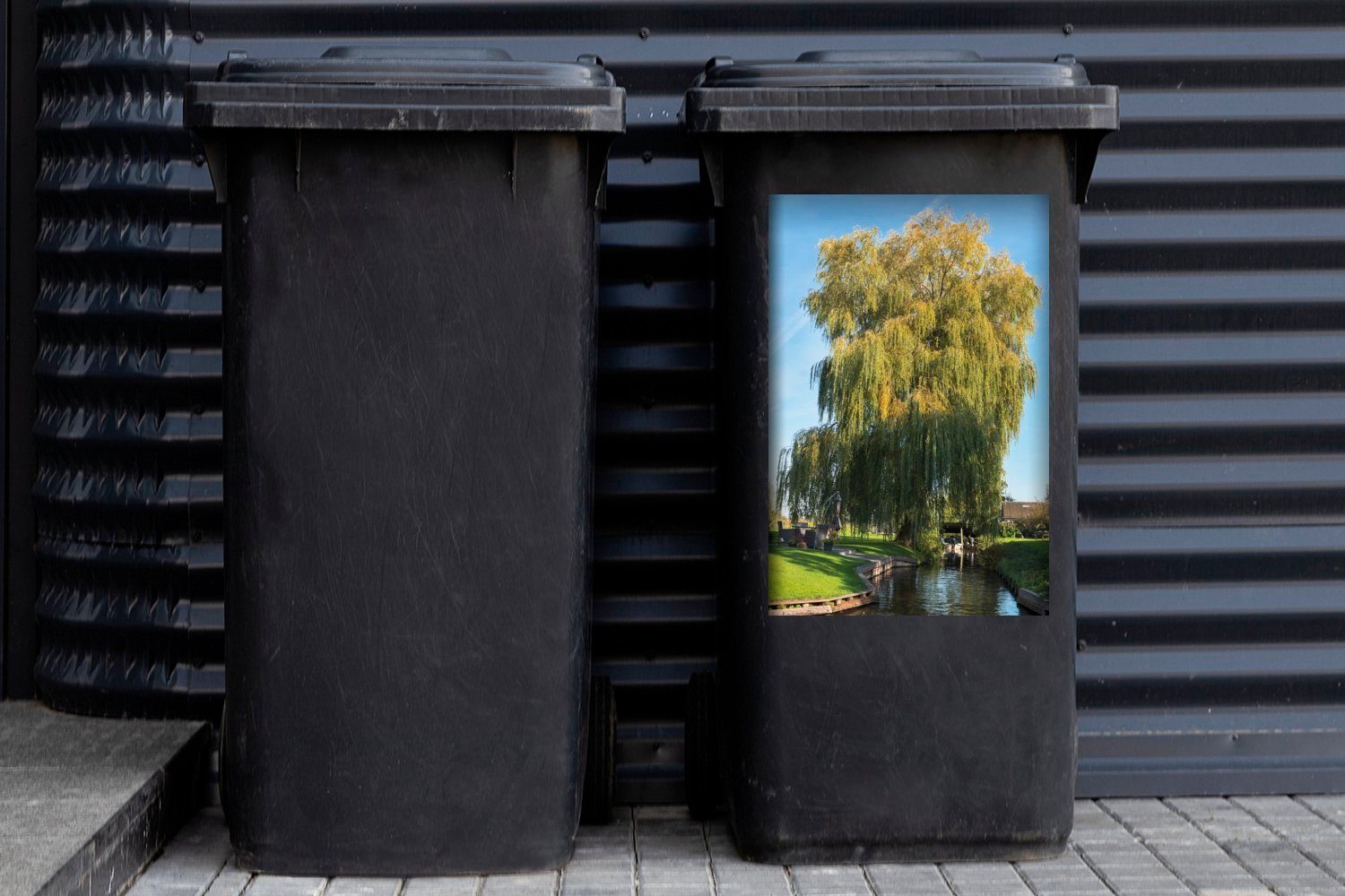 MuchoWow Wasser - Mülltonne, Wandsticker Baum St), (1 Sticker, Abfalbehälter Mülleimer-aufkleber, - Container, Giethoorn
