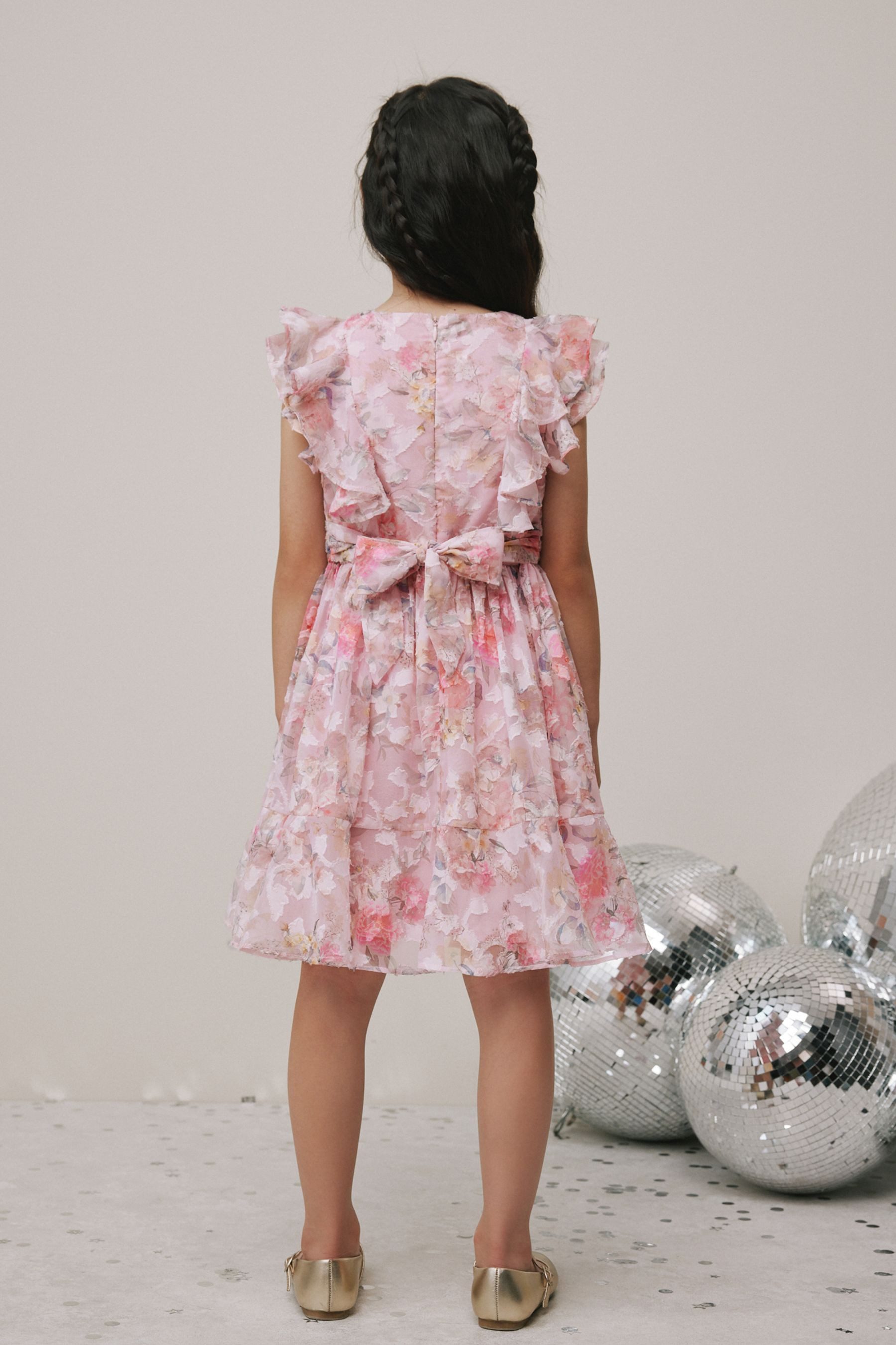 Next Partykleid Partykleid mit Raffung und Blumenmuster (1-tlg)