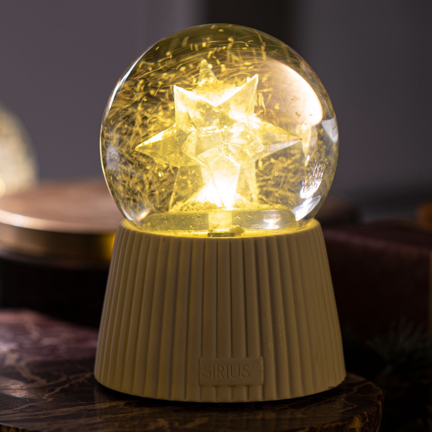 Sirius Home A/S Schneekugel Sirius LED Schneekugel 13cm weiß, fernbedienbar