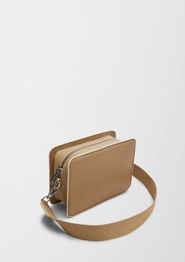 s.Oliver Tragetasche Shoulder Bag aus Kunstleder, Kontrast-Details