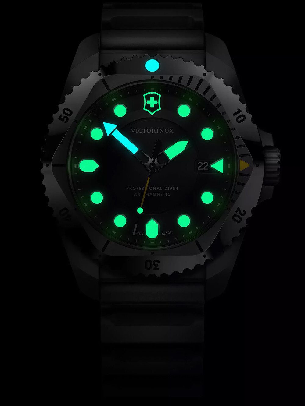 Victorinox Quarzuhr Victorinox 241990 Herrenuhr Dive Pro Quarz 43mm 30ATM Victorinox 241990 Herrenuhr Dive Pro Quarz 43mm 30ATM