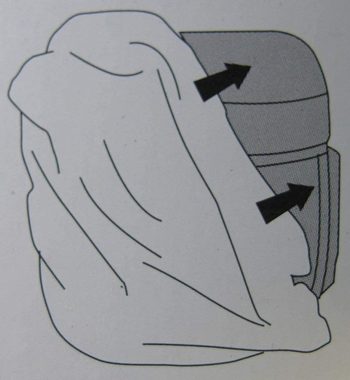 BONETTI Rucksack-Regenschutz Schulranzen-Regenüberzug aus Polyester mit Reflektor-Gesicht, ca. 90x80 cm, 2 in 1 Funktion (Schüzt den Tornister vor Nässe und erhöht die Sichtbarkeit im Dunkeln)