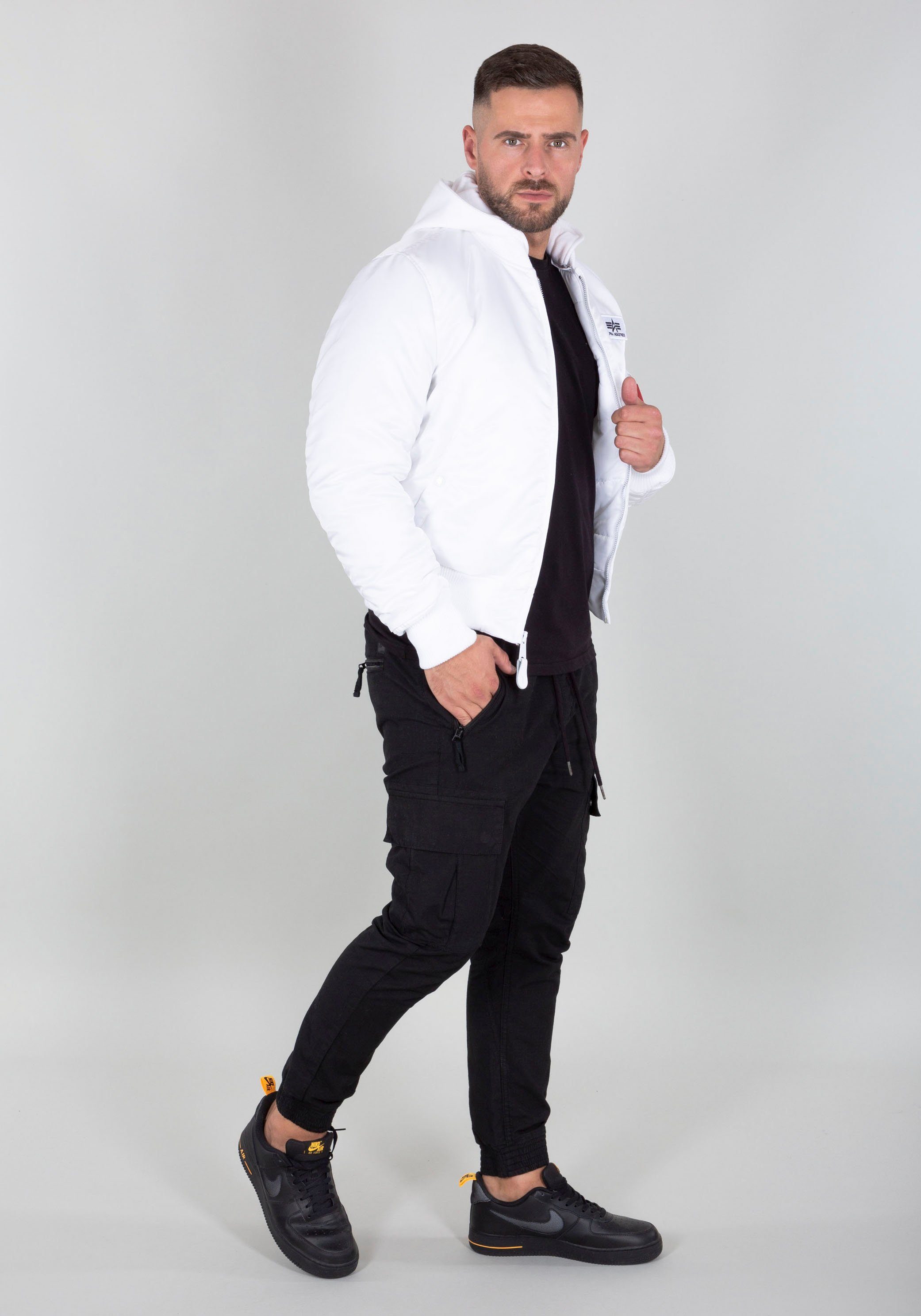 Zum Outfit 9