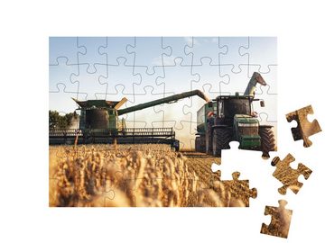 puzzleYOU Puzzle Mähdrescher und Traktor auf einem Weizenfeld, 48 Puzzleteile, puzzleYOU-Kollektionen Traktoren, 500 Teile, Bestseller, 1000 Teile