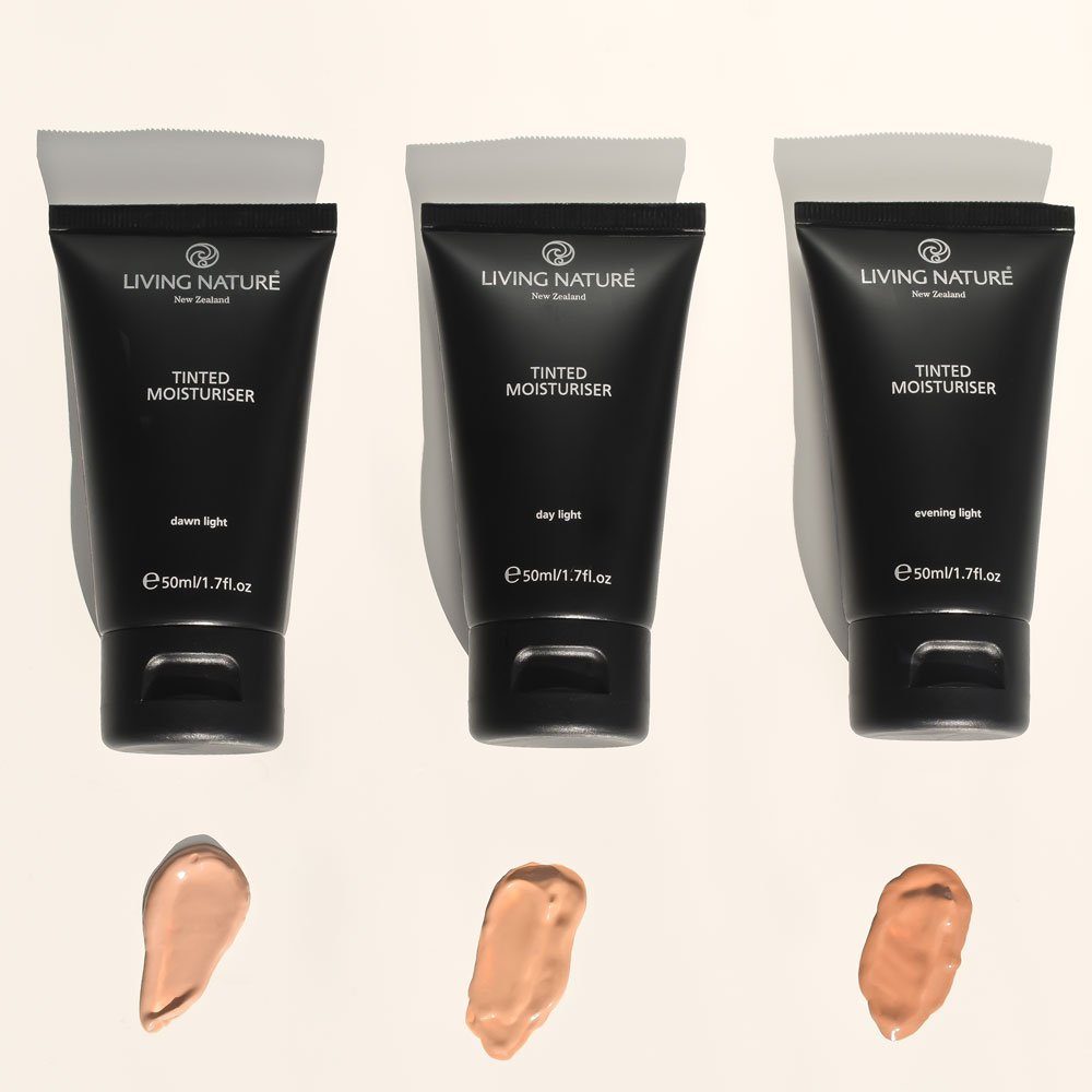 Living Nature Gesichtspflege CLEAR LIGHTS TINTED MOISTURISER DAWN LIGHT, 50 ml