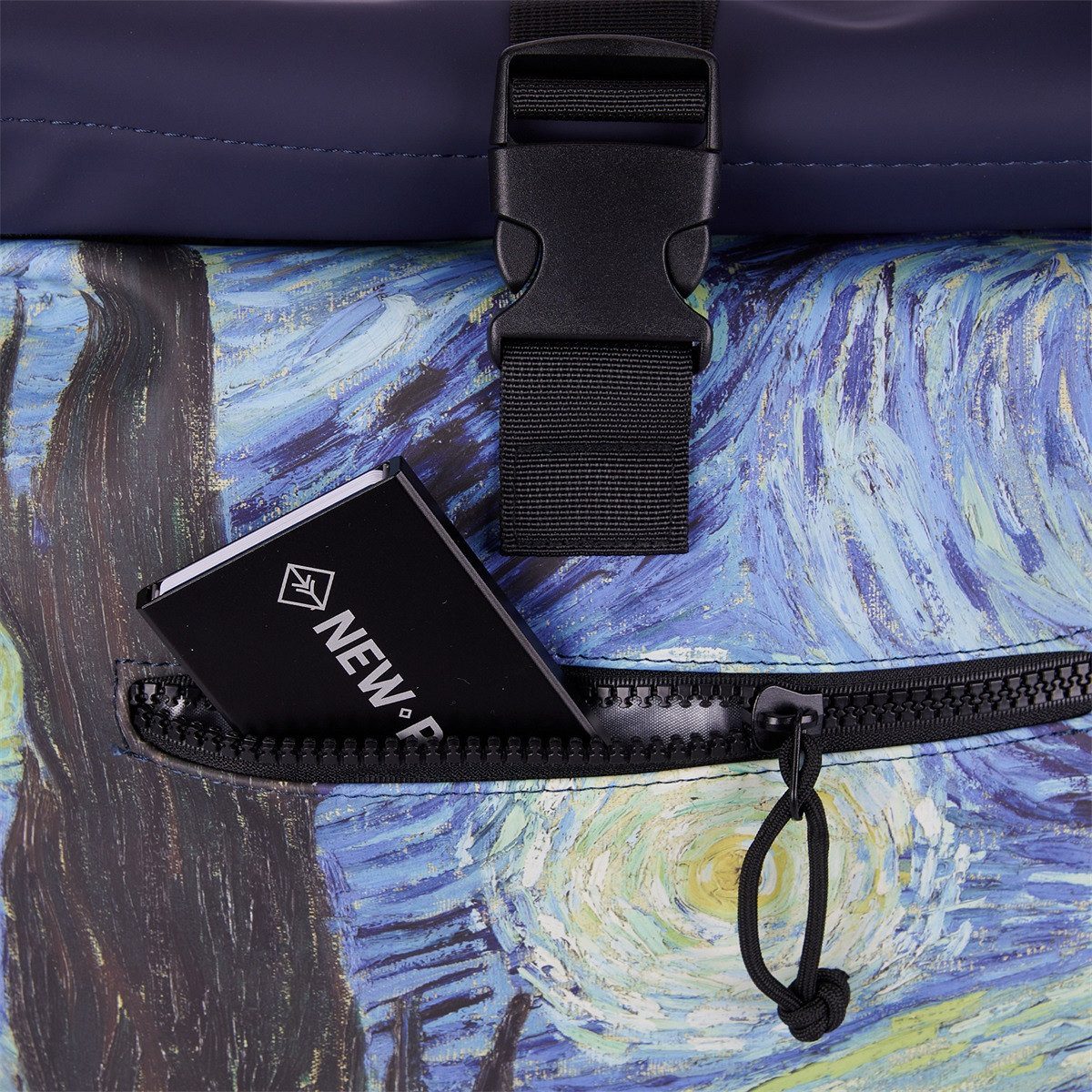 NEW REBELS Freizeitrucksack Roll Up RollTop Kurier Rucksack New York Starry Night, Sternennacht, wasserabweisendes Planenmaterial, Laptopfach