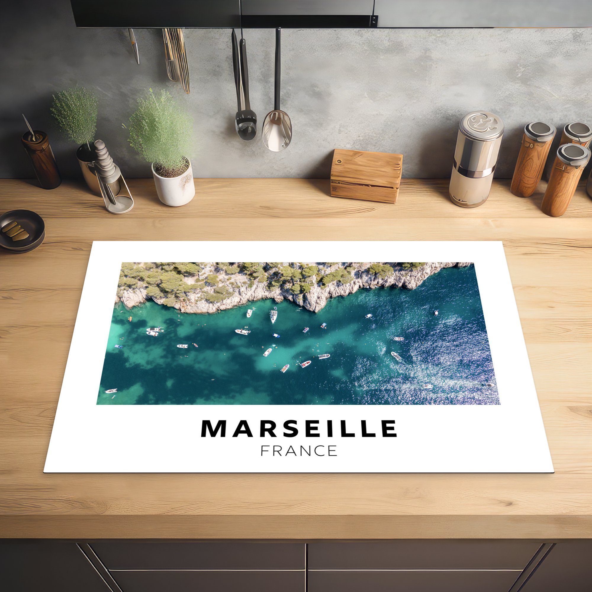 Marseille Schutz cm, - die Frankreich (1 Boote, MuchoWow Vinyl, - 81x52 Ceranfeldabdeckung Induktionskochfeld tlg), für küche, Herdblende-/Abdeckplatte