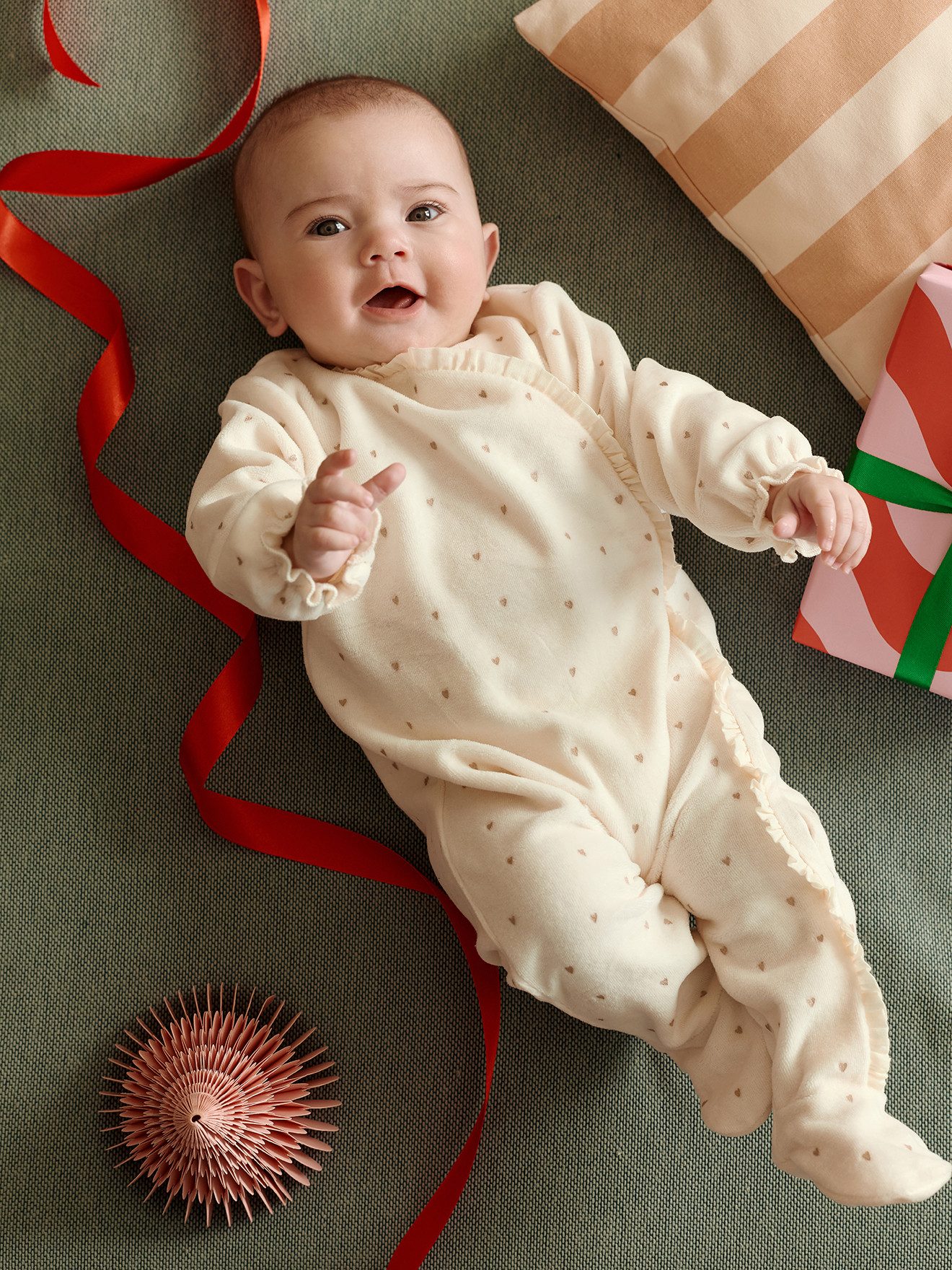 vertbaudet Schlafoverall Baby Schlafanzug und Kuscheltier-Set aus Samt