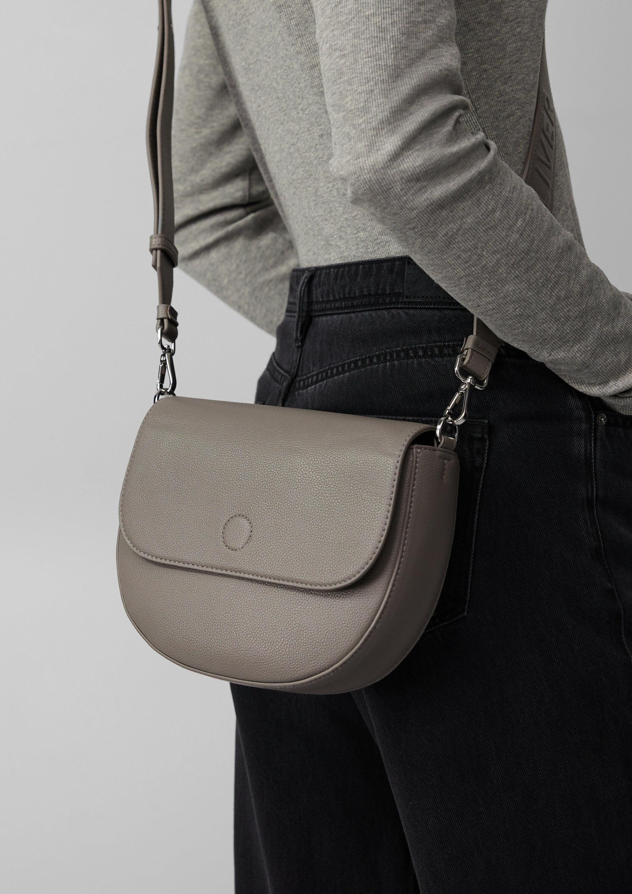 s.Oliver Umhängetasche Tasche, Crossbody-Bag mit Logo-Detail und Überschlag mit Magnetknopf