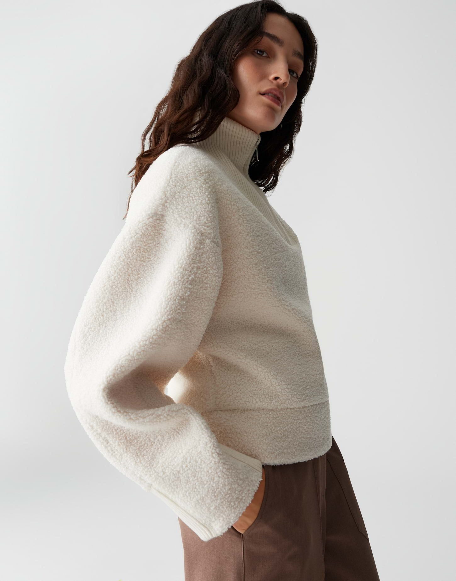 OPUS Sweatshirt GICK Regular Fit aus Teddyfell lockere Passform, flauschiger Griff, wärmend – Bild 5 von 5