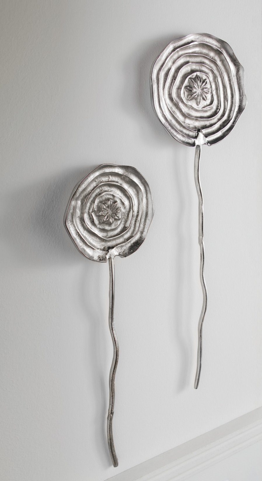 Wanddekoobjekt Set) 2er silber, Aluminium, (2 Wandschmuck "Blume" aus Dekoleidenschaft Wandbild St.,