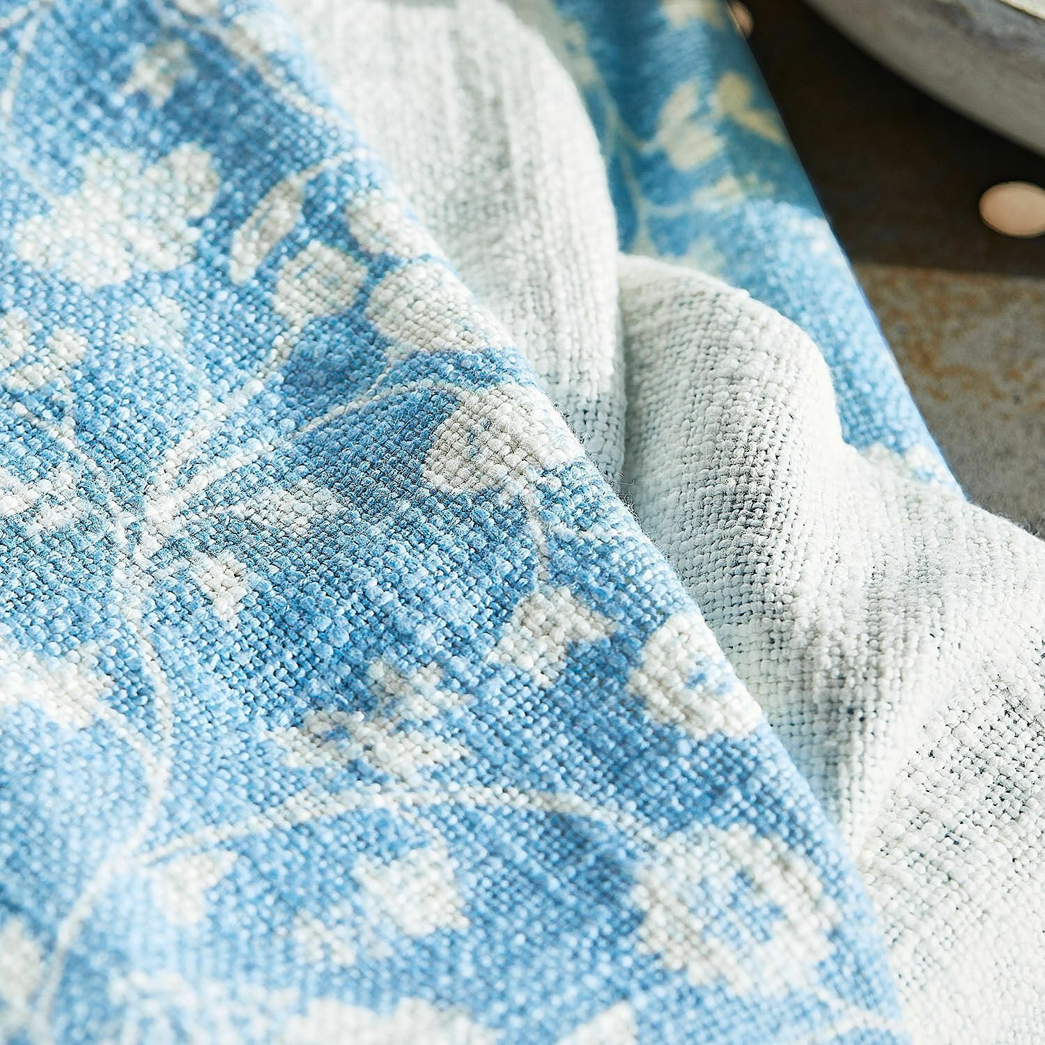 Mirabeau Tagesdecke Plaid Corvelique blau/creme