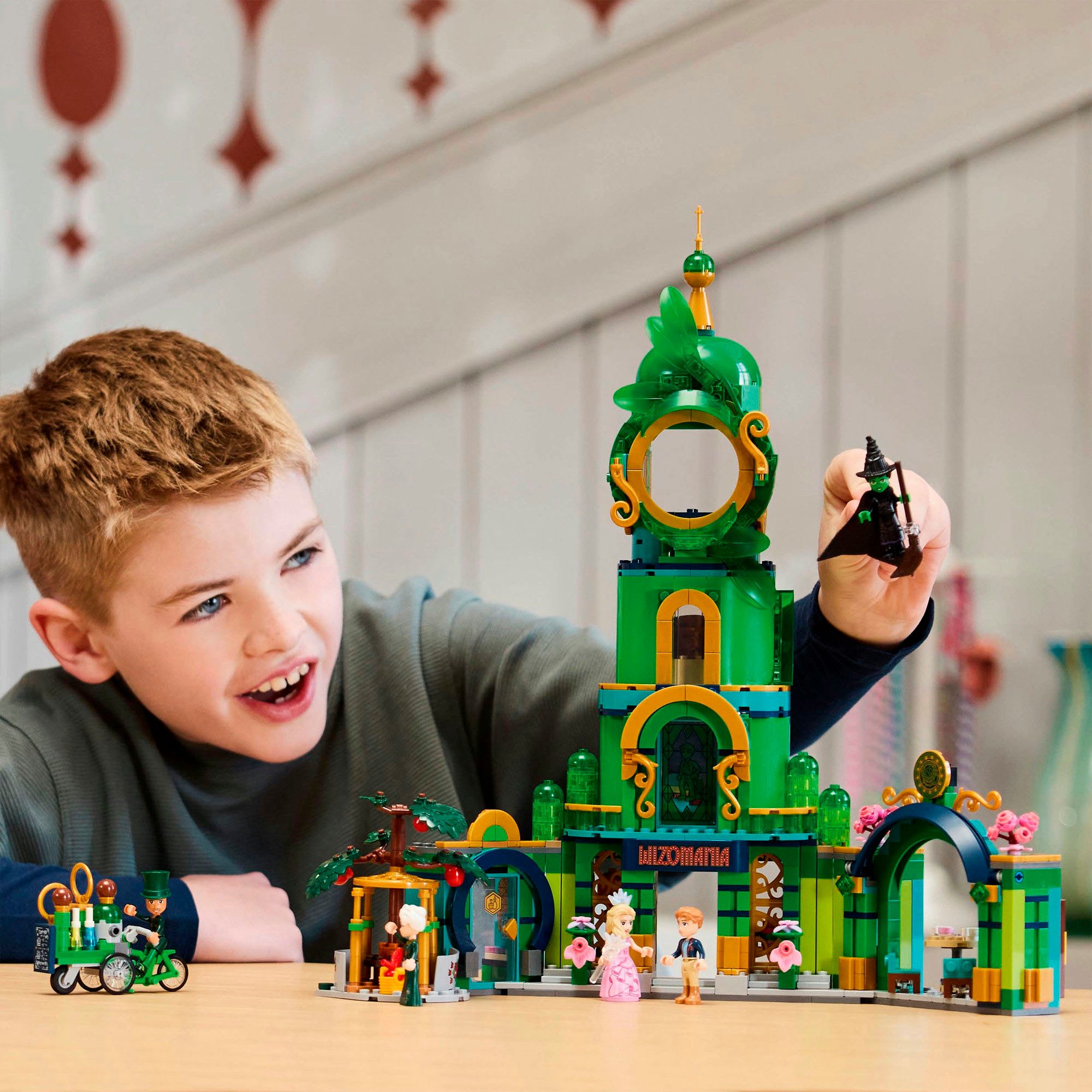 LEGO® Willkommen in Emerald City (75684), LEGO Wicked Konstruktionsspielste günstig online kaufen