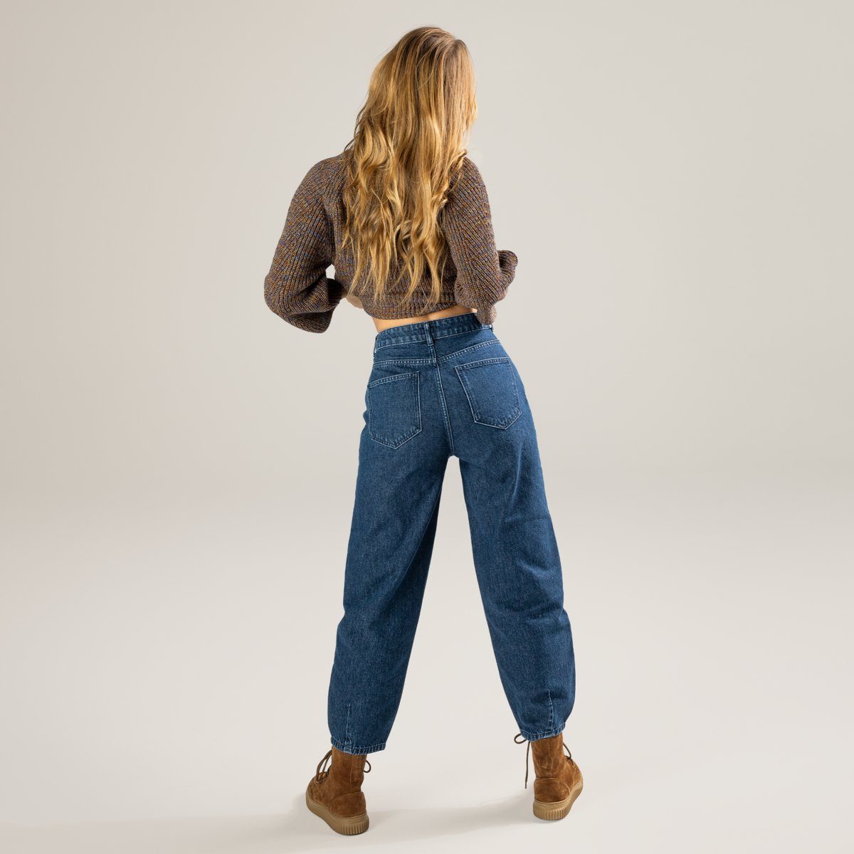 großzügige Denim Blue Dark Hochwertiger PAULETTA 5-Pocket-Hose LIVING Jeans-Stoff, angenehme, CRAFTS Passform