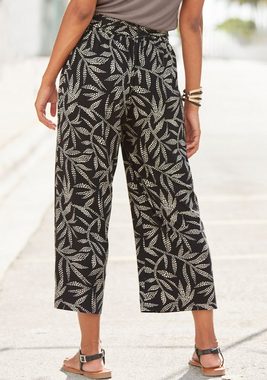 LASCANA Culotte (mit Bindegürtel) mit Blätterdruck, luftige Sommerhose in 7/8-Länge, Strandhose