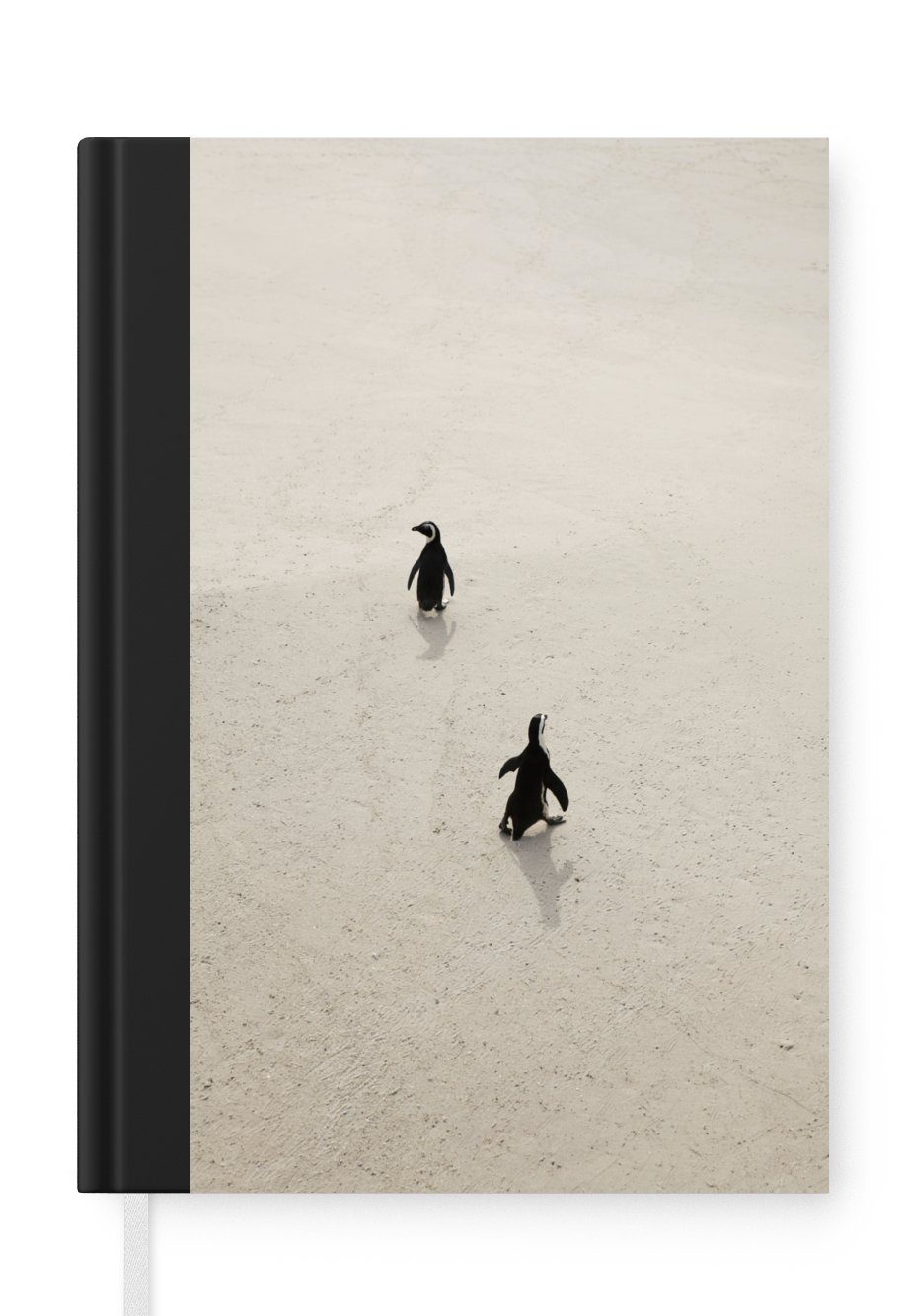 MuchoWow Notizbuch Zwei Pinguine spazieren auf dem Sand in Südafrika, Journal, Merkzettel, Tagebuch, Notizheft, A5, 98 Seiten, Haushaltsbuch