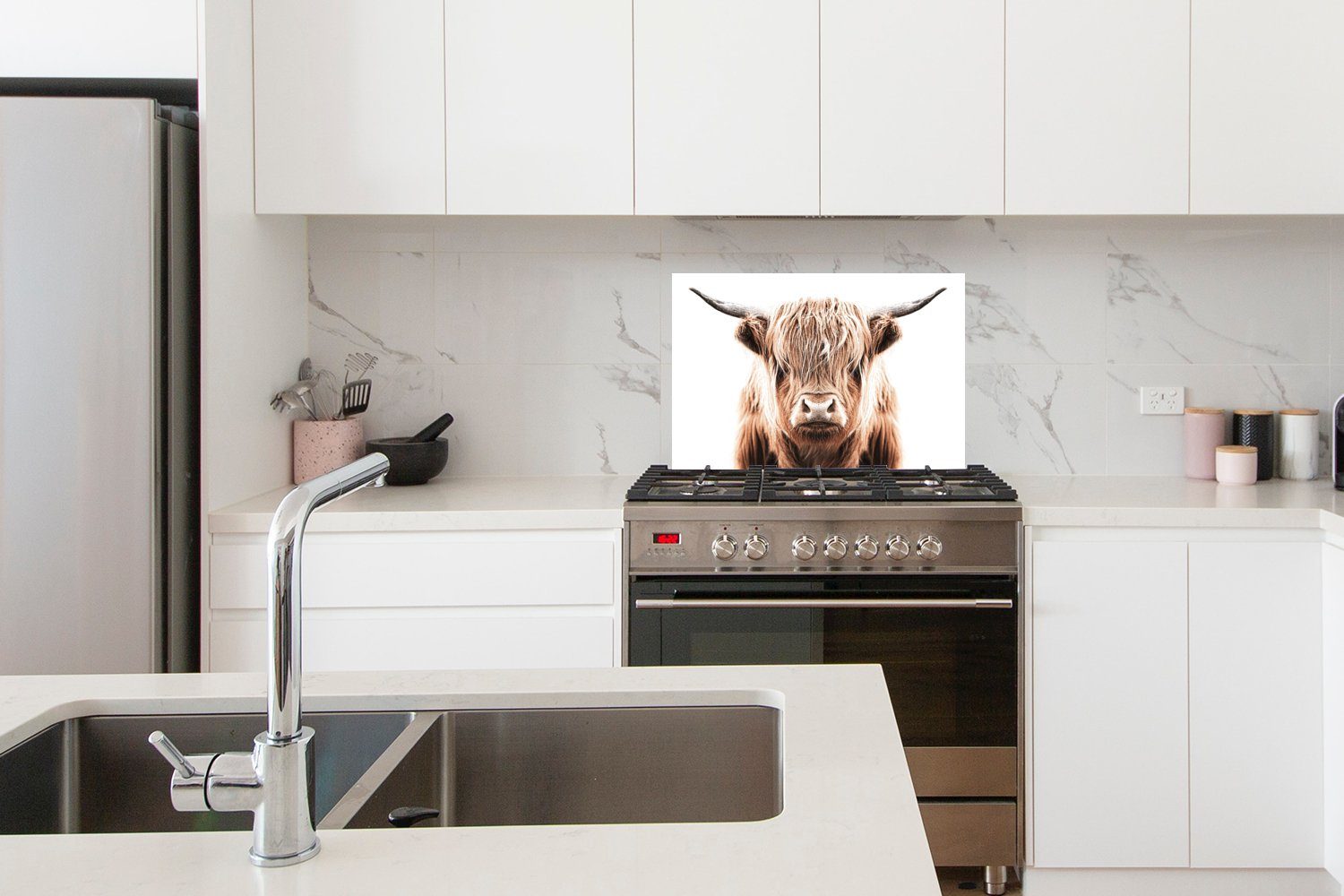 Temperaturbeständig Küchenrückwand - 60x40 (1-tlg), Wandschutz, Tiere - Kuh, Herdblende cm, Highlander MuchoWow aus Schottischer küchen
