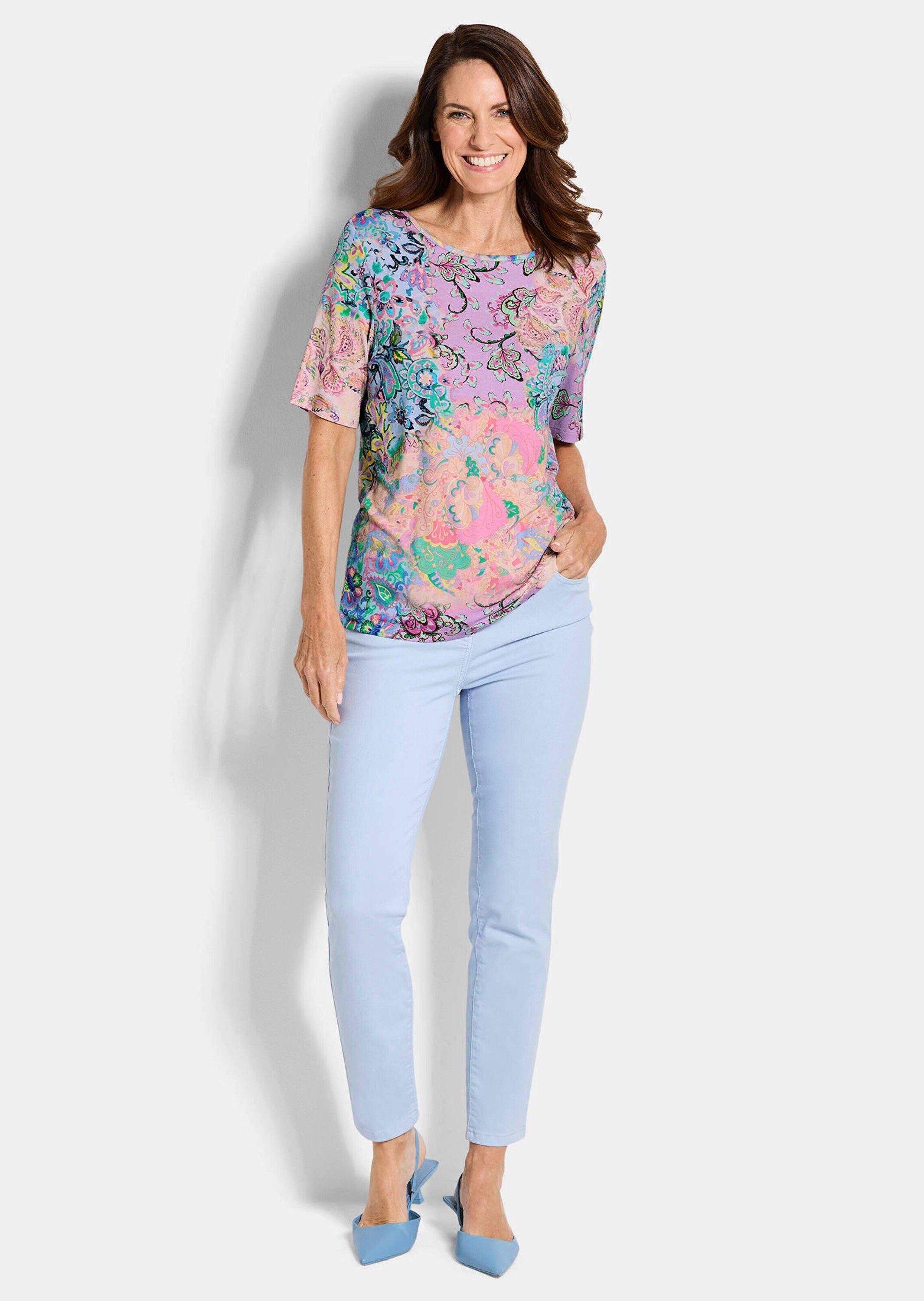GOLDNER Print-Shirt Kurzgröße: Viskoseshirt mit Paisley-Muster Cityshirt mit U-Boot-Ausschnitt und Halbarm
