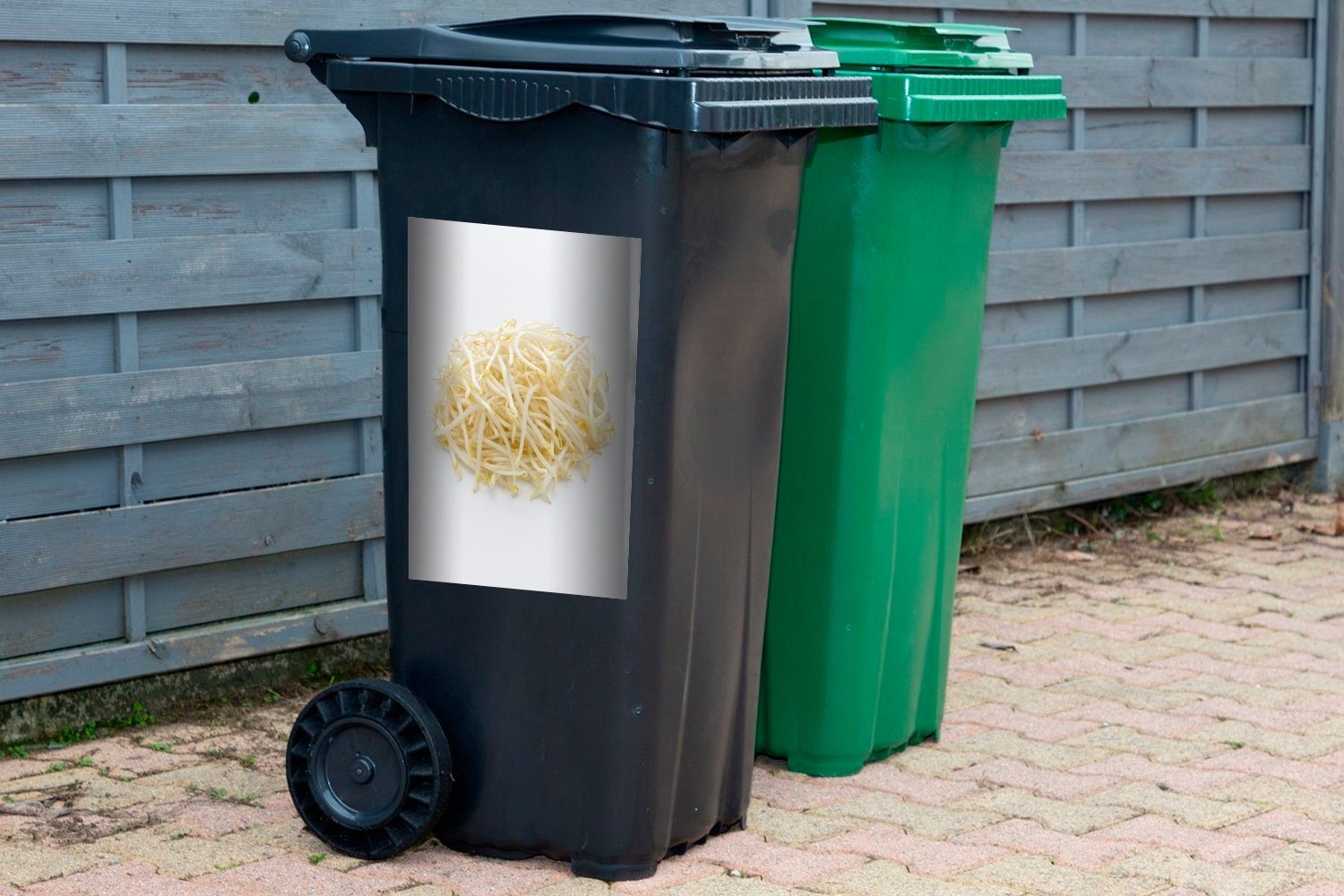 einem Abfalbehälter Sticker, Hintergrund Container, Mülleimer-aufkleber, Mülltonne, Bohnensprossen Wandsticker vor Ein MuchoWow weißen Haufen (1 St),