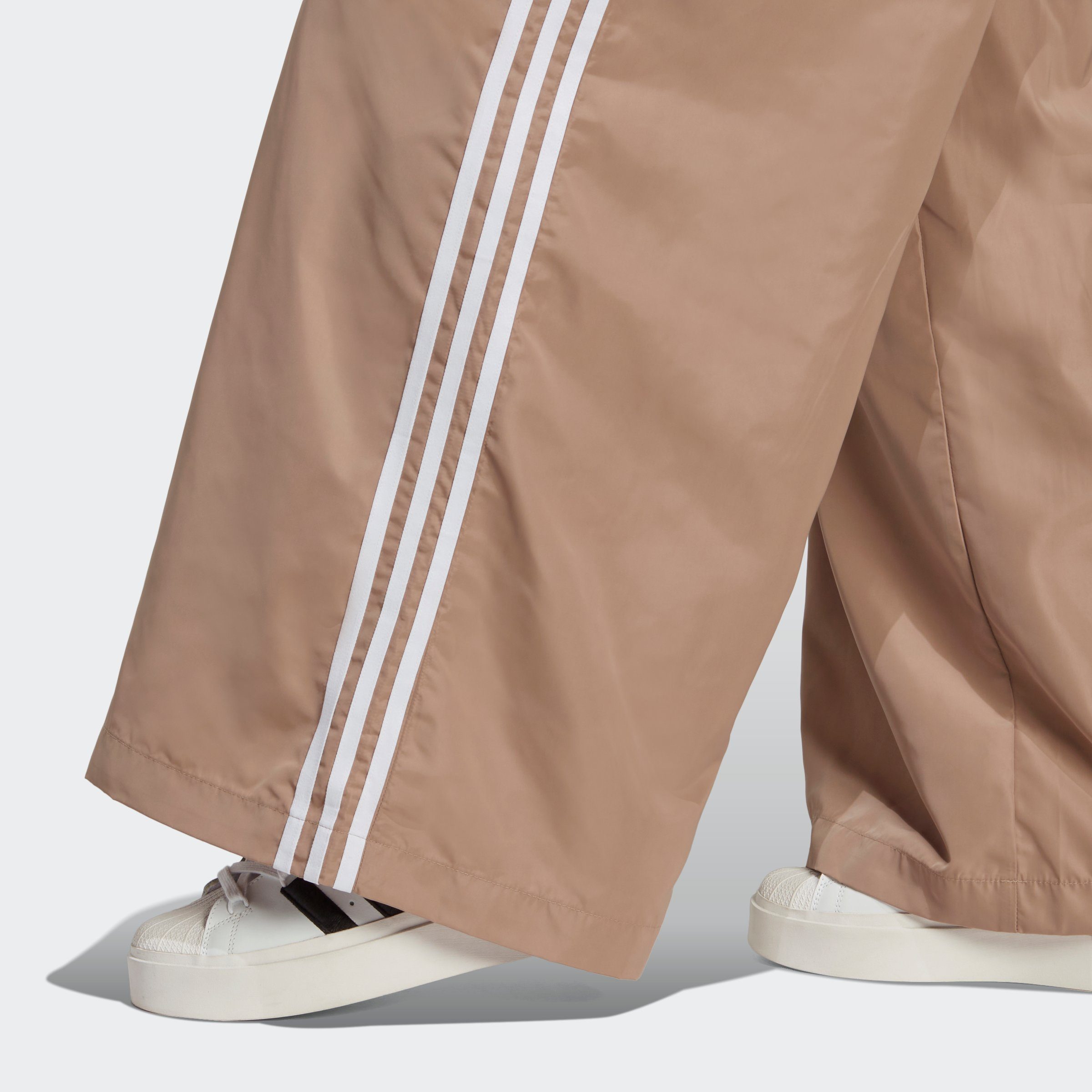 Originals OVERSIZED Chalky Sporthose adidas (1-tlg) Brown