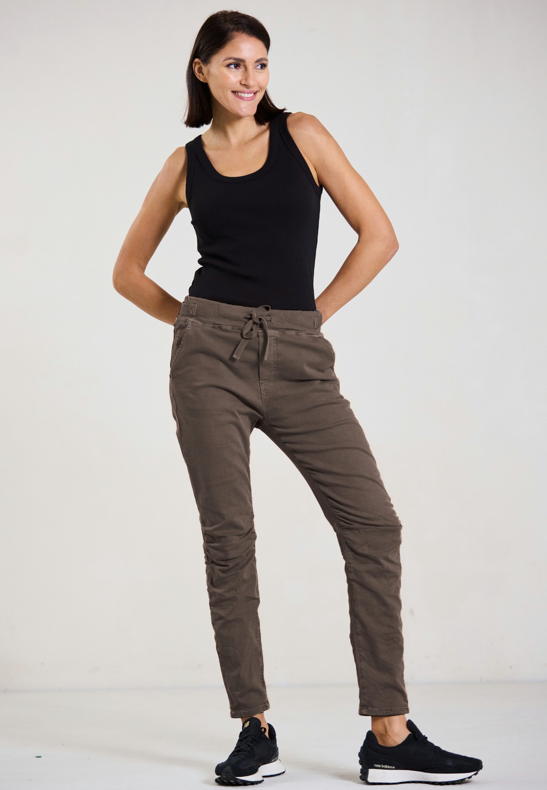 Andijamo-Fashion Schlupfhose URBAN CHILL JOGPANTS Hose Mid Waist- sitzt angenehm auf der Taillie