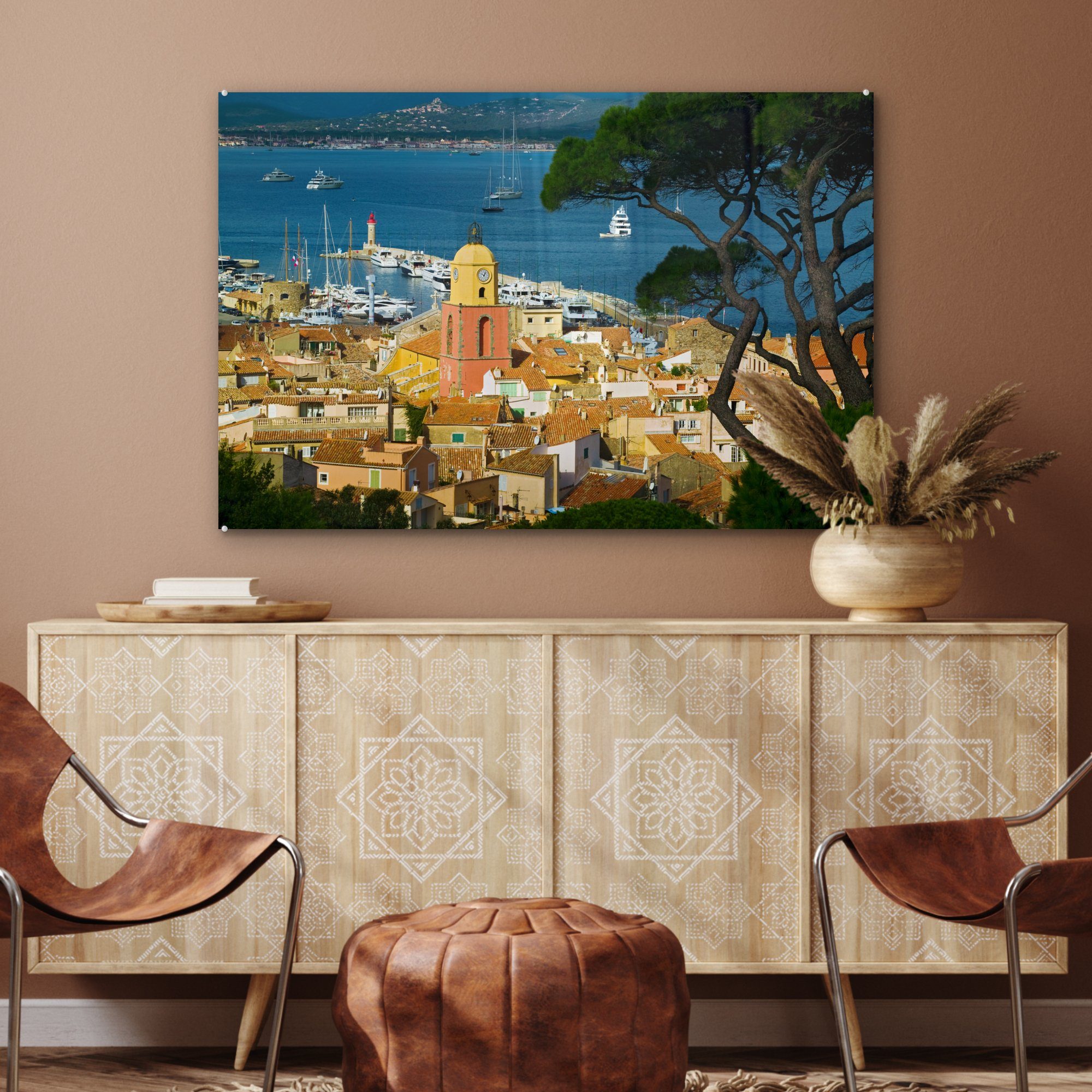 die MuchoWow Saint-Tropez, französische auf & Acrylglasbilder St), Hafenstadt Schlafzimmer Wohnzimmer Acrylglasbild Blick (1